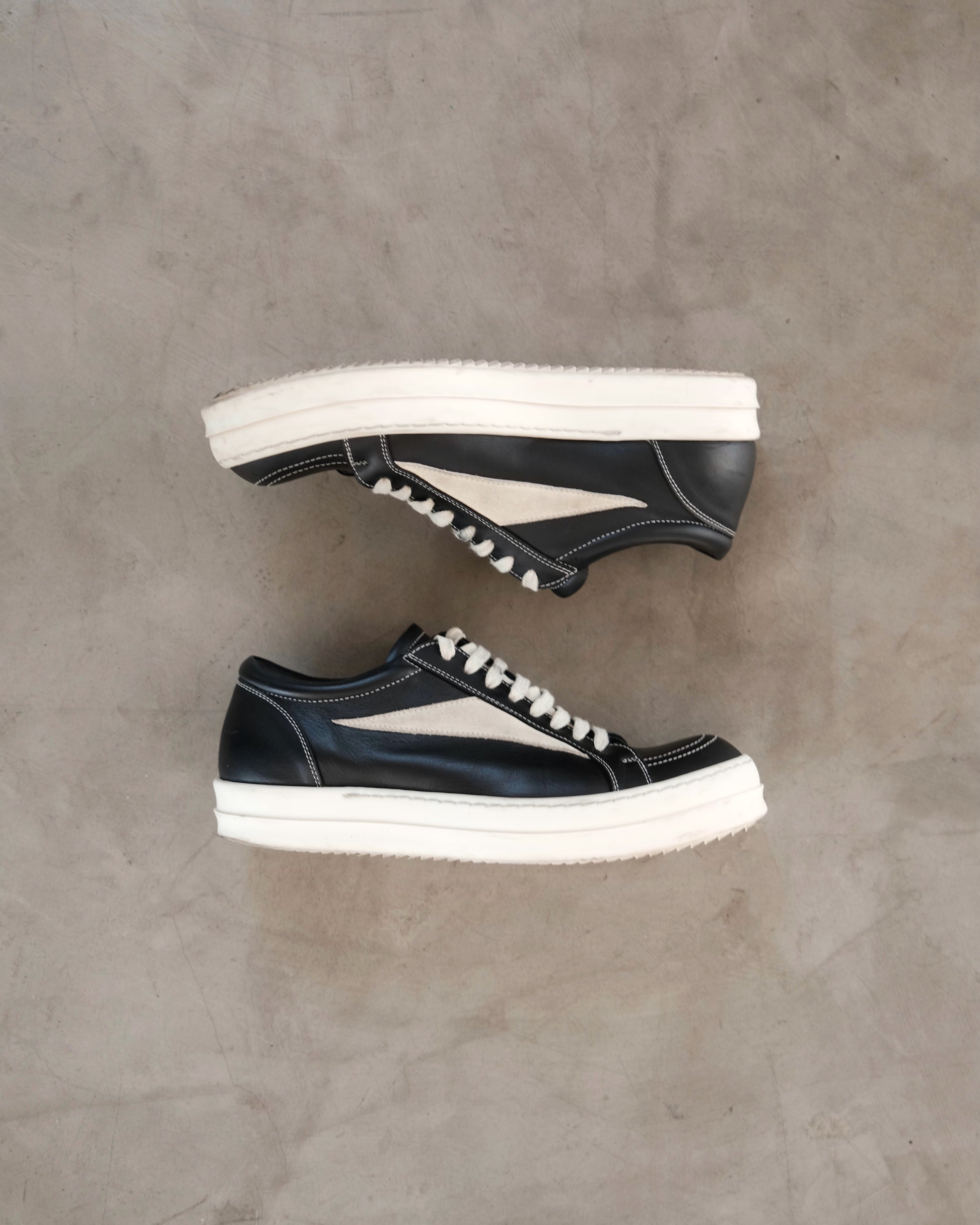 FW22 RICKOWENS Strobe Vintage Black Low Top