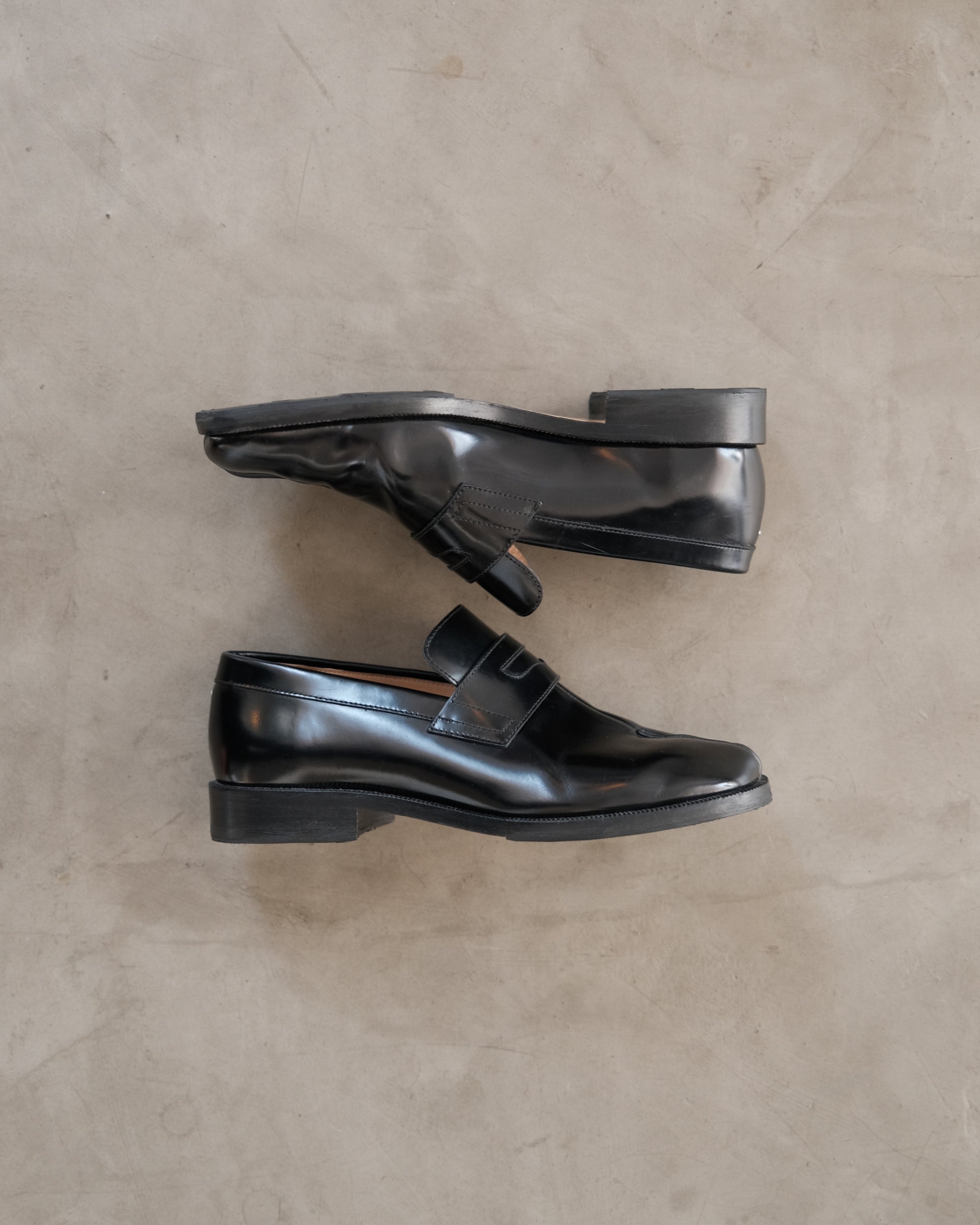 MAISON MARGIELA Tabi Leather Loafers