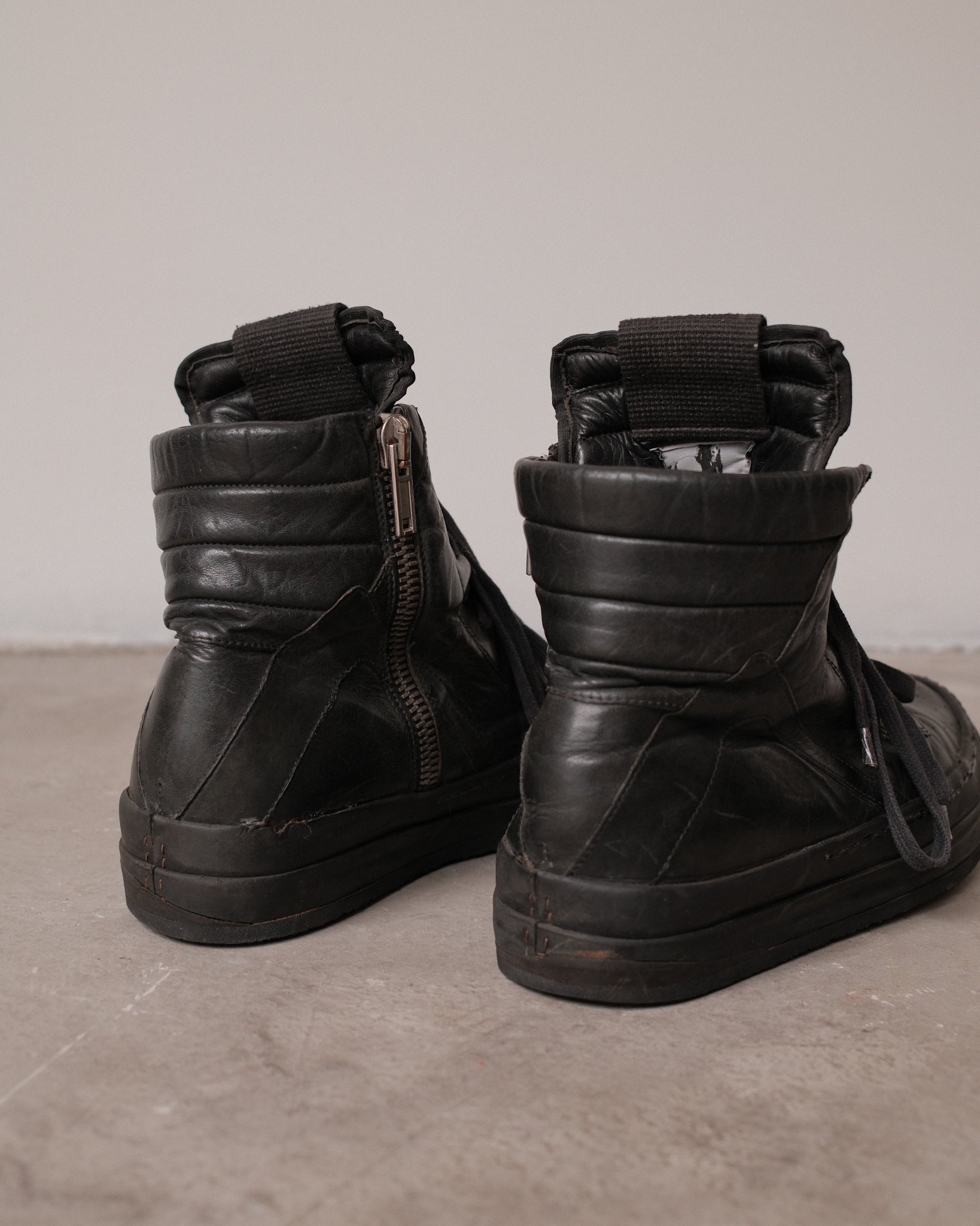 AW10 RICK OWENS “GLEAM” CREPE SOLE SHORT TONGUE GEOBASKET