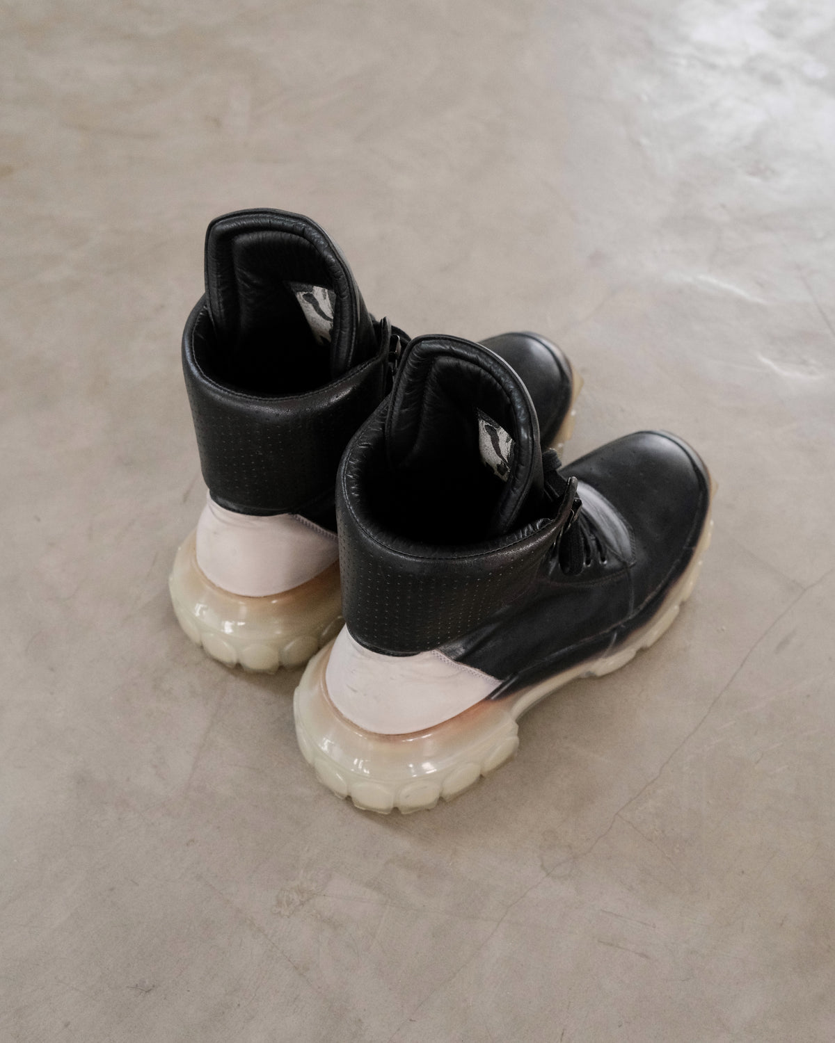 FW18 RICKOWENS Bozo Tractor Leather Boots