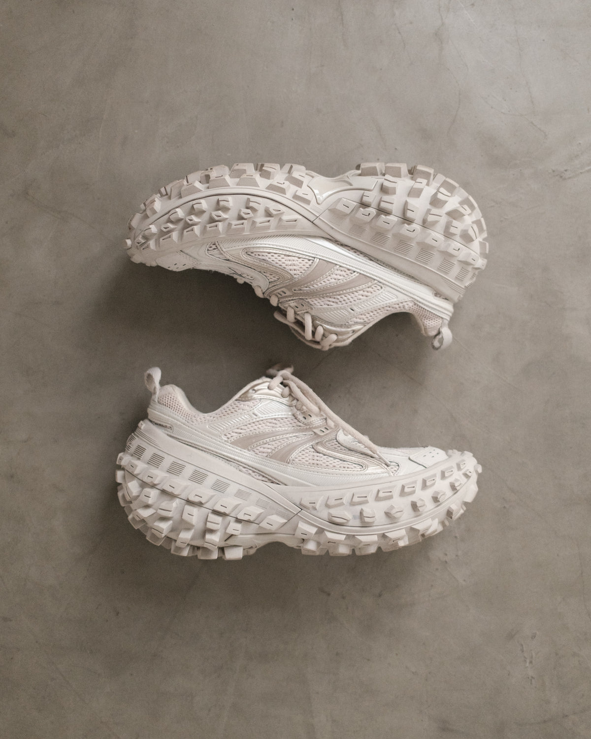 BALENCIAGA Defender Trainers Beige Snekaer