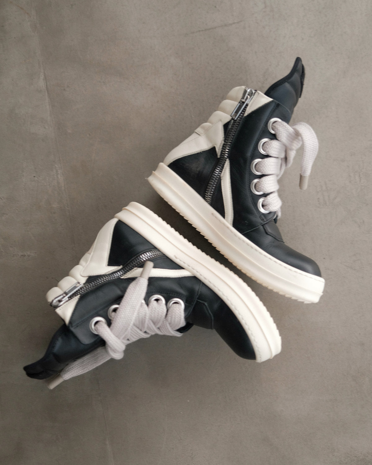 Rick Owens SS22 Geobasket Jumbo Laces.