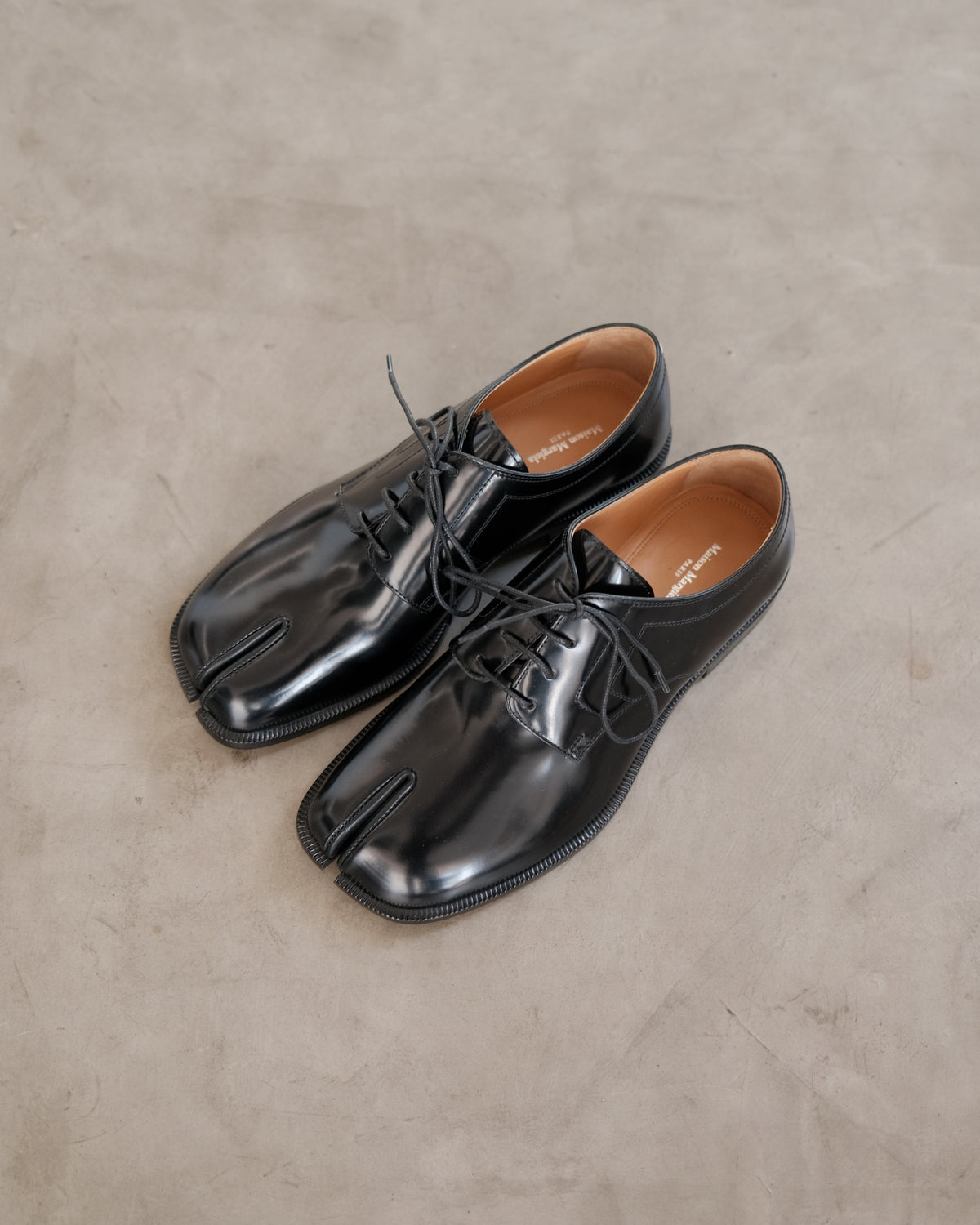 MAISON MERGIELA Tabi Leather Derby Shoes