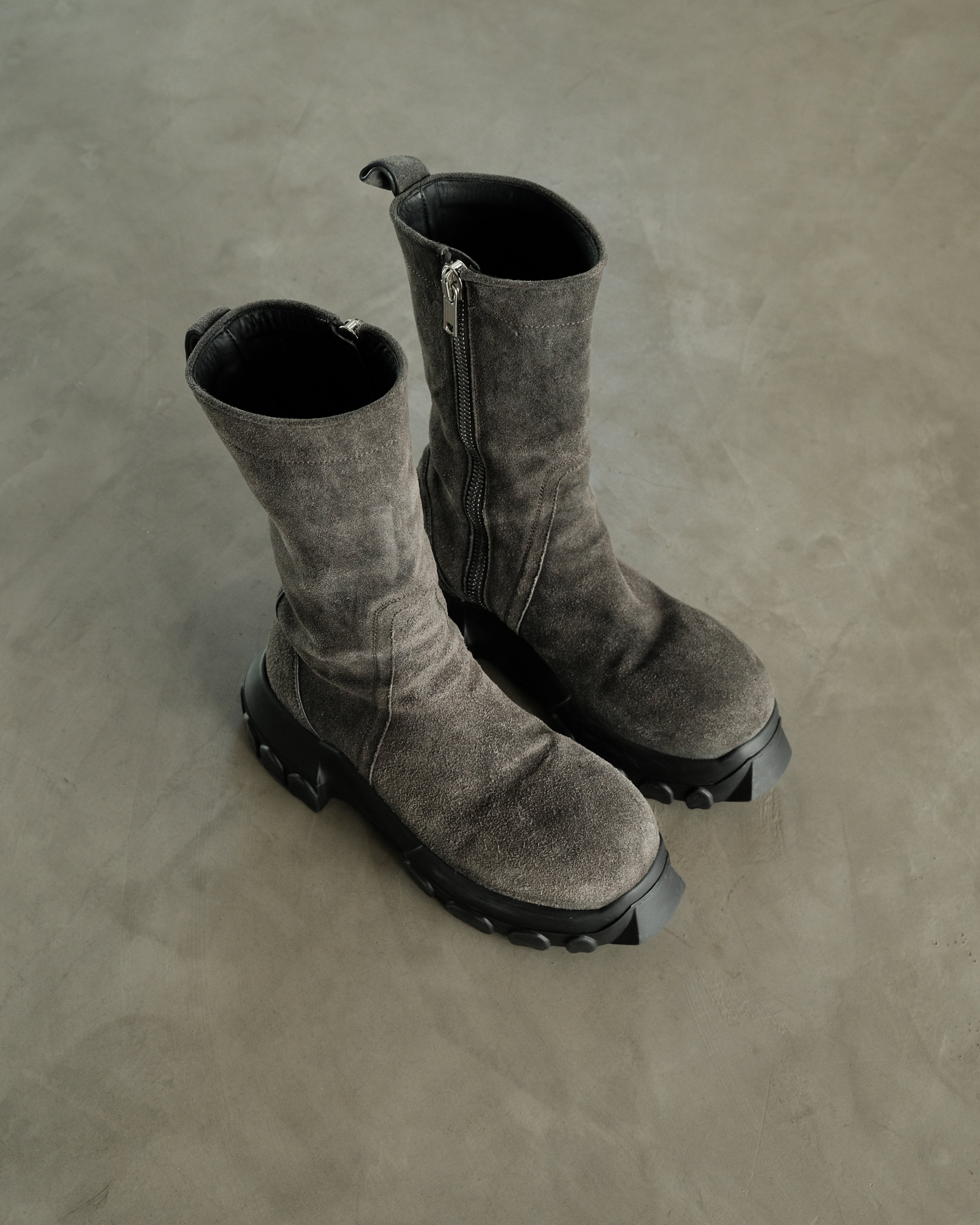 RICK OWENS Bozo Tractor Gray Suede Boots – Around The Shoes