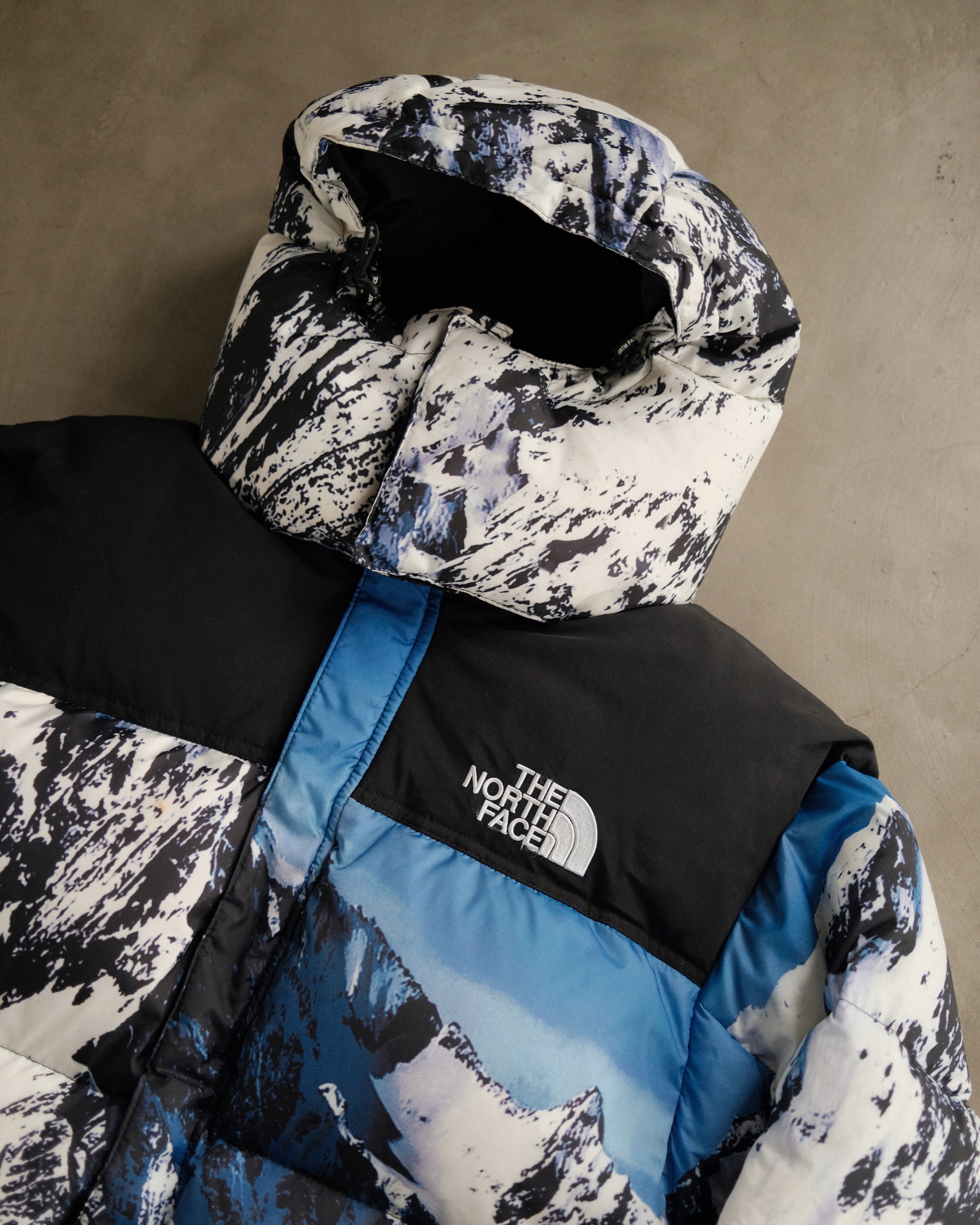 THE NORTH FACE ✖️supremeダウンジャケット 山岳風景プリント Supreme x The North Face Mountain Baltoro パデッドジャケット