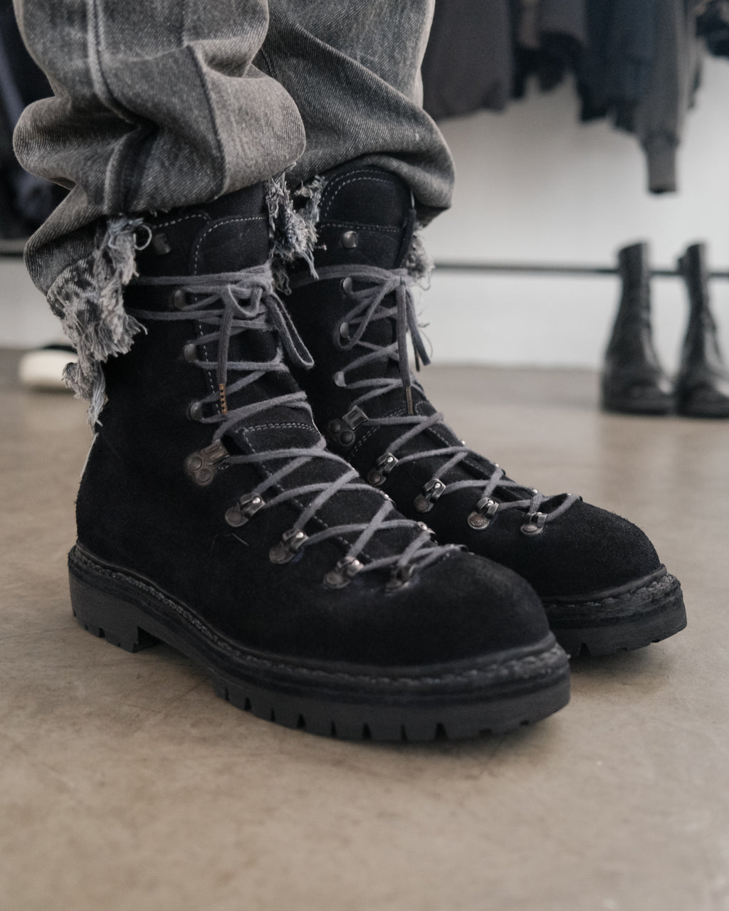 GUIDI 20 Hiking Boots Reverse Black Leather Vibram Lug Sole