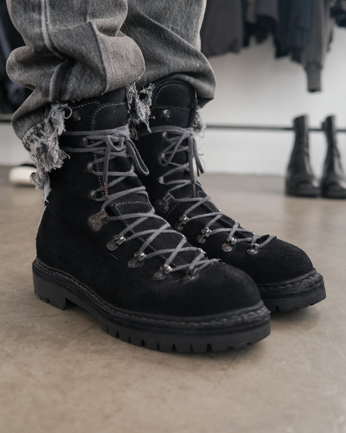 GUIDI 20 Hiking Boots Reverse Black Leather Vibram Lug Sole