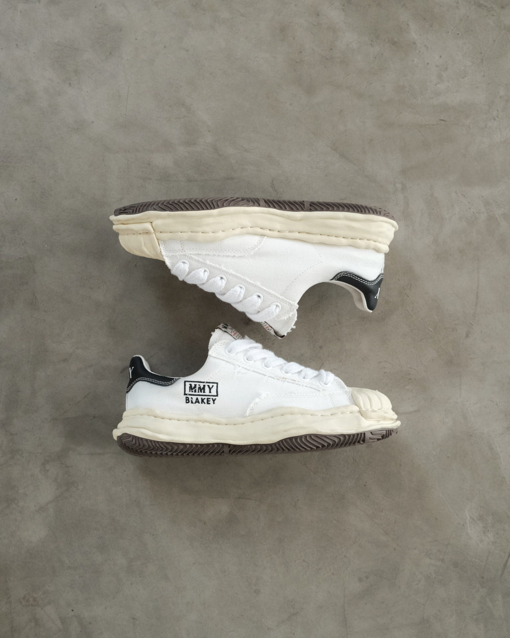 MAISON MIHARA Yasuhiro Blakey Lace-Up Sneakers