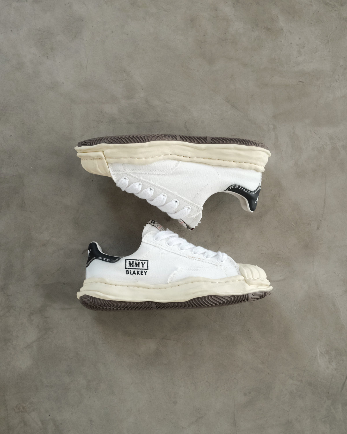 MAISON MIHARA Yasuhiro Blakey Lace-Up Sneakers