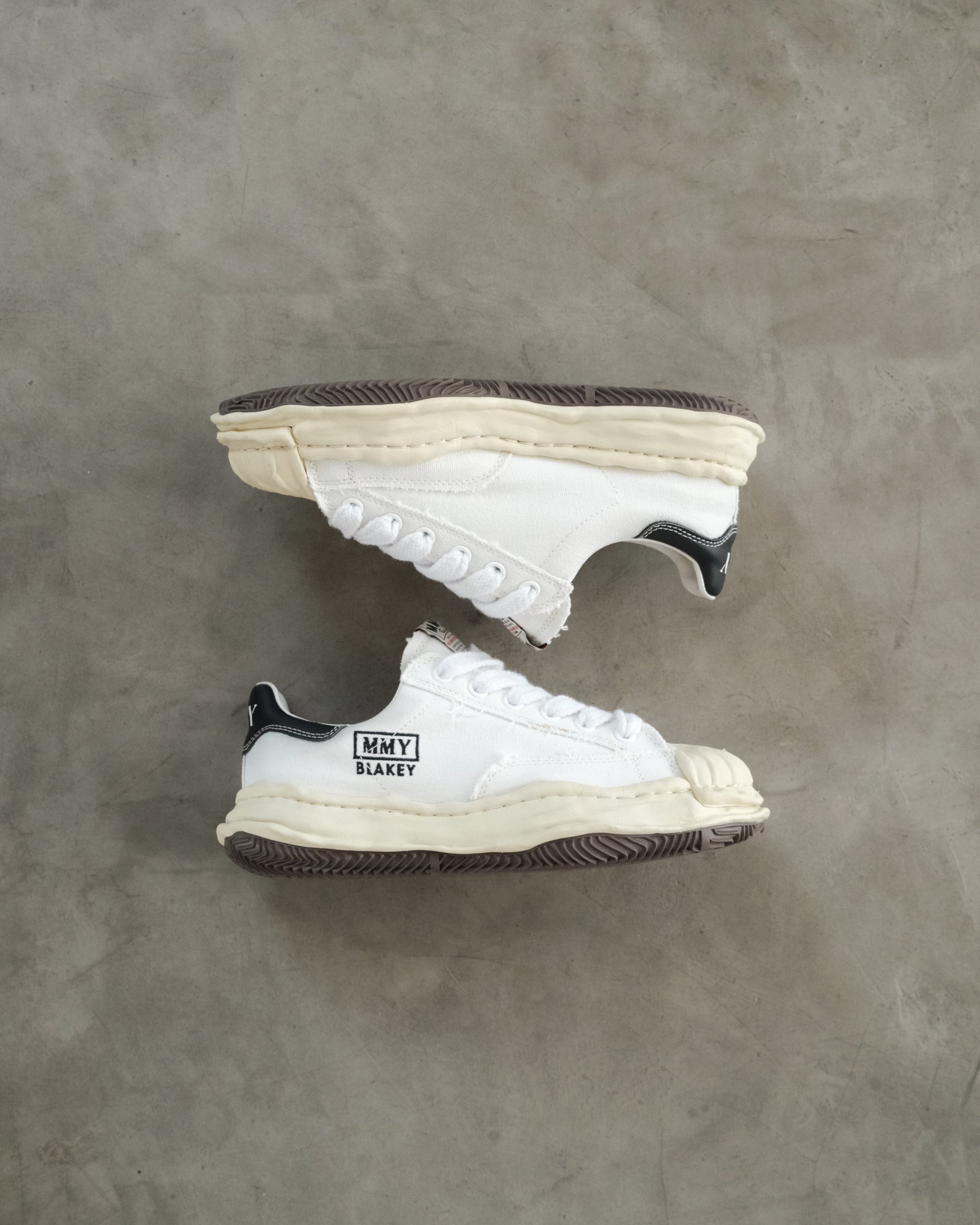 MAISON MIHARA Yasuhiro Blakey Lace-Up Sneakers