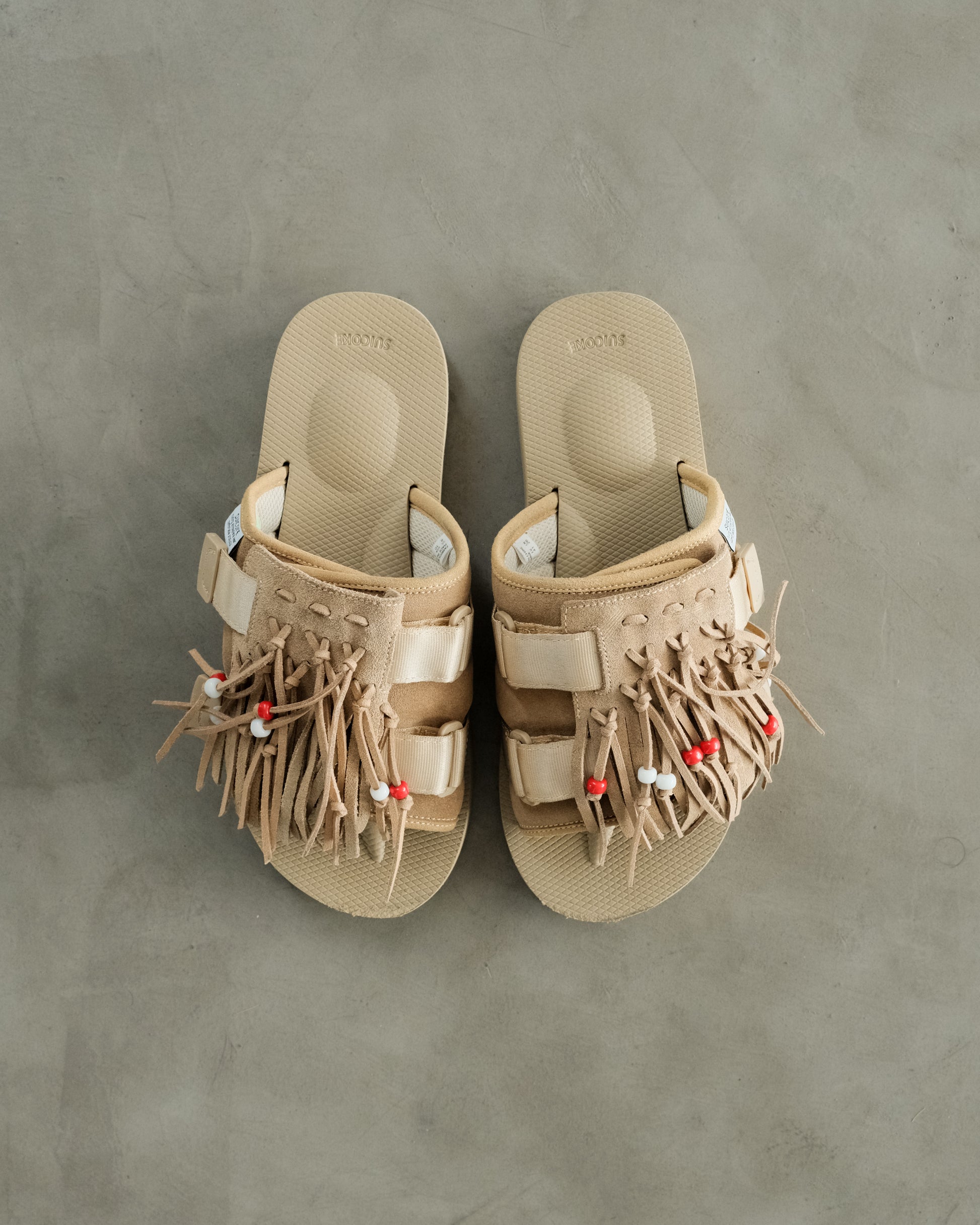 THE 2G x SUICOKE Hoto-SCab Beige