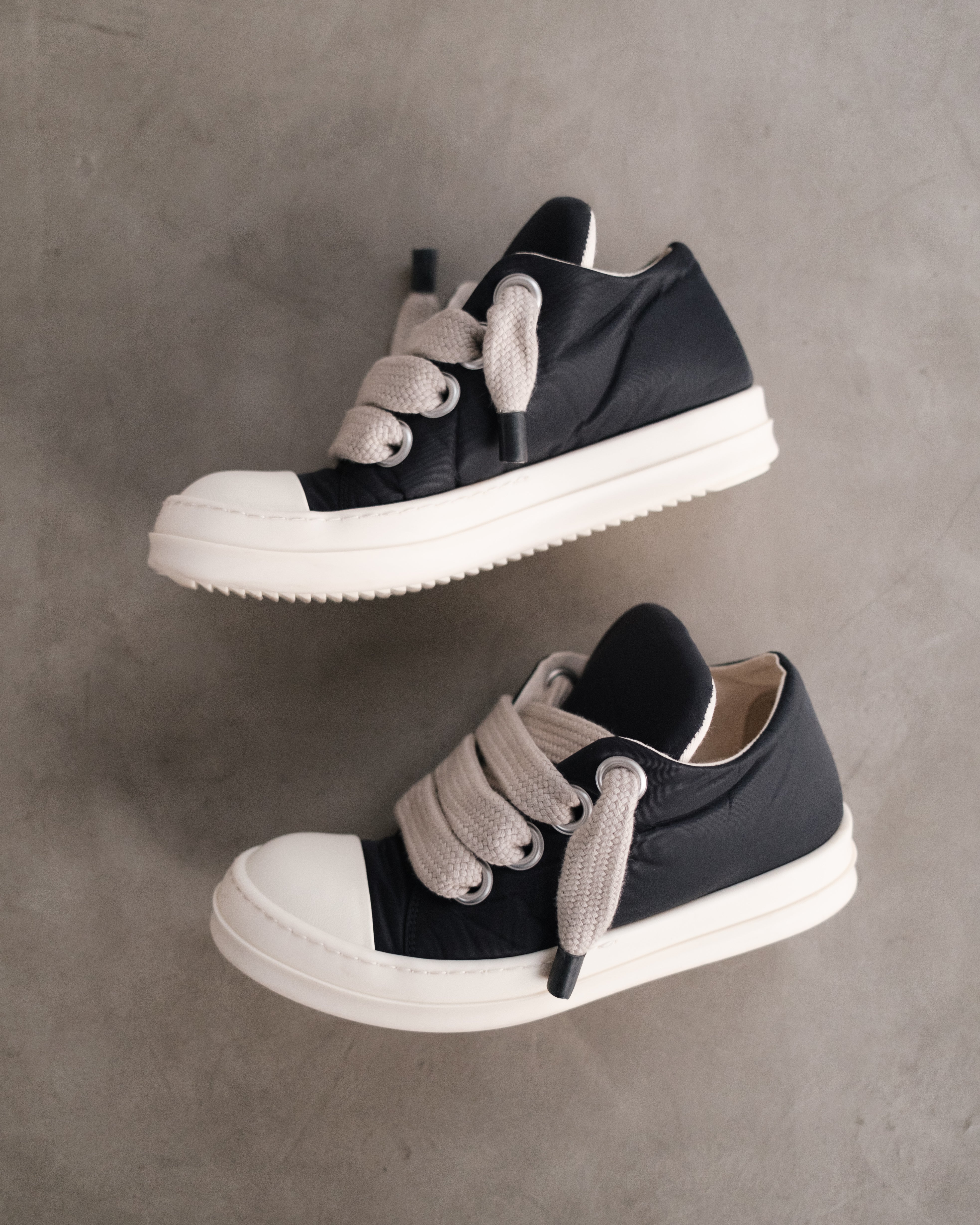 rick owens リックオウエンス jumbo laced padded 革 Rick Owens Jumbo Lace Padded Sneakers in Black | SVD USA