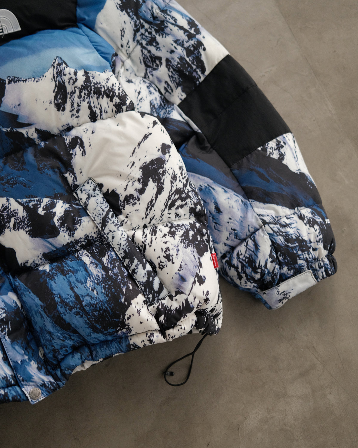 FW17 SUPREME X THE NORTH FACE  Mountain Baltoro Puffer Jacket