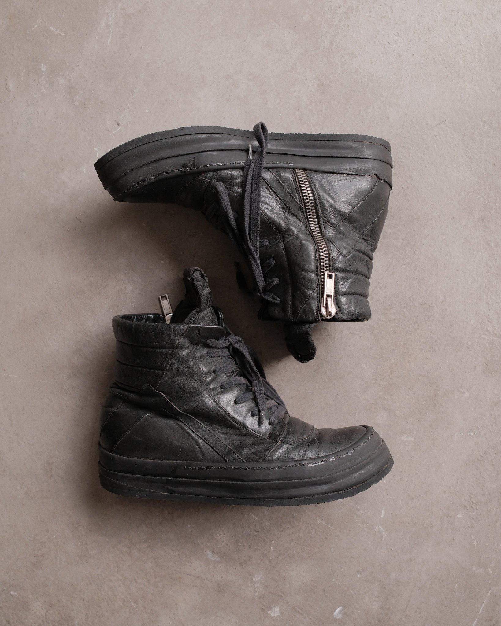 AW10 RICK OWENS “GLEAM” CREPE SOLE SHORT TONGUE GEOBASKET