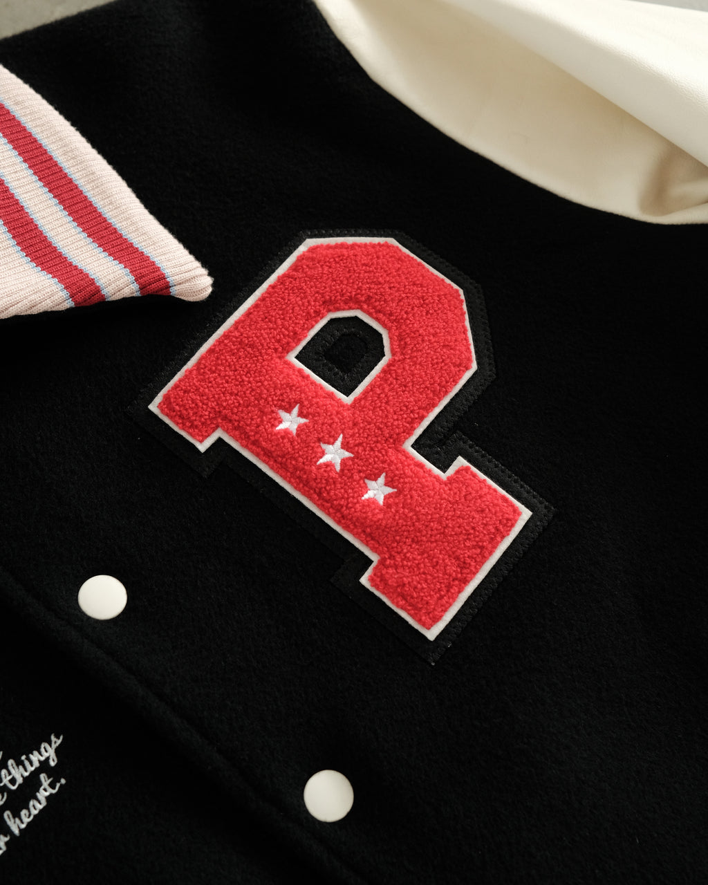 ss22 PEACEMINUSONE
Delivers Collared Varsity
Jackets