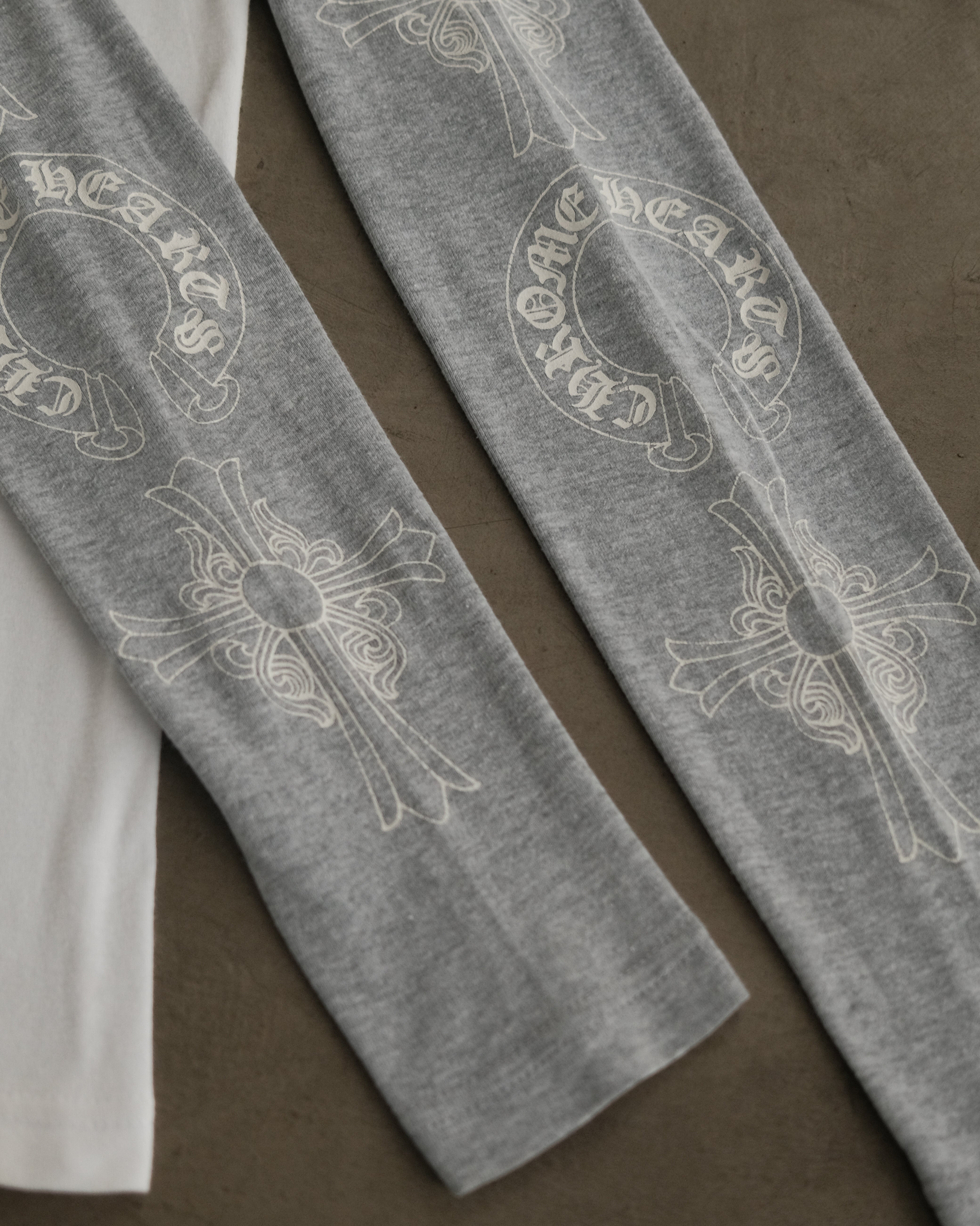 Vintage CHROME HEARTS Raglan – Around The Shoes