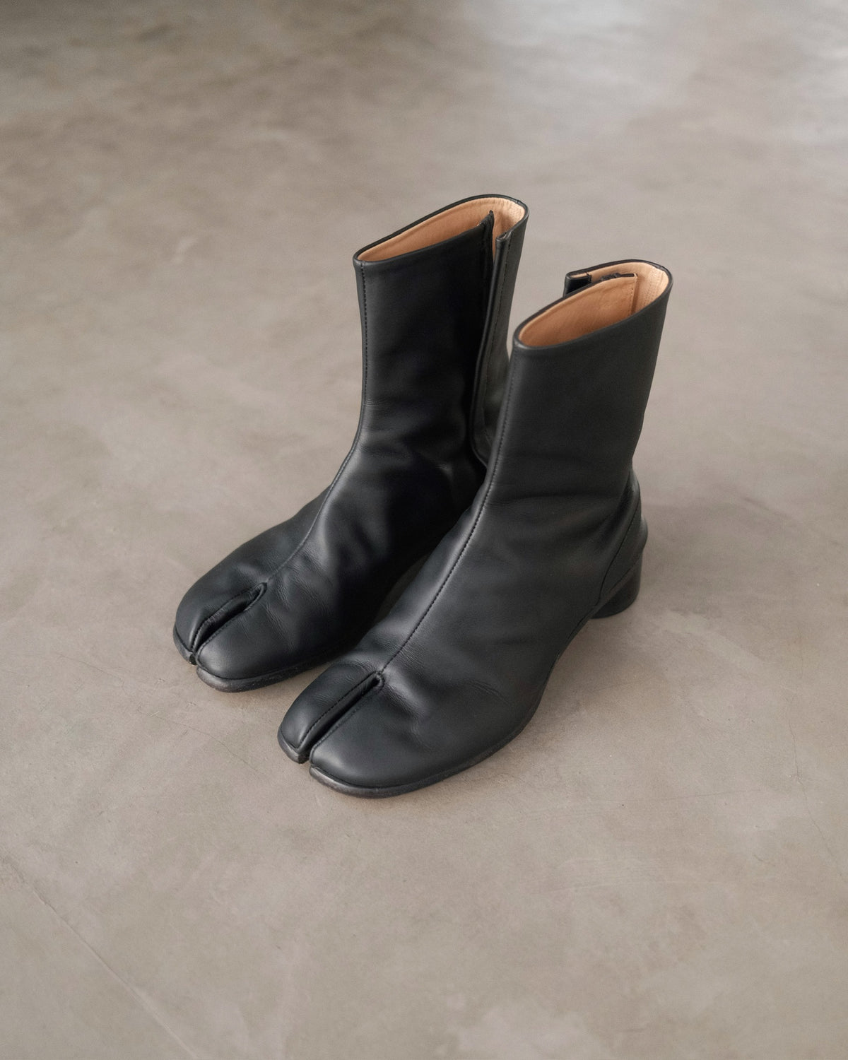 MAISON MARGIELA Leather Tabi Boots