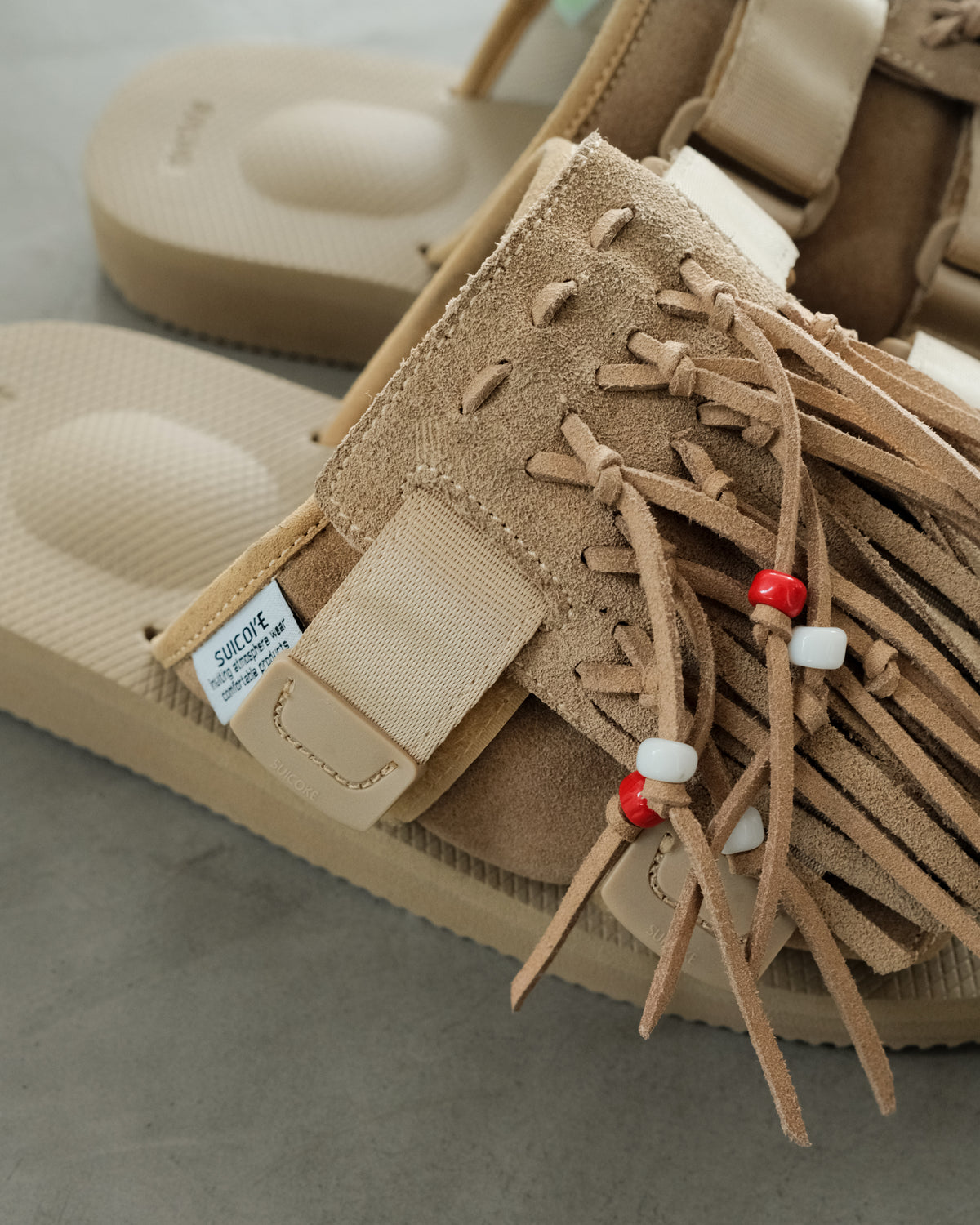 THE 2G x SUICOKE Hoto-SCab Beige