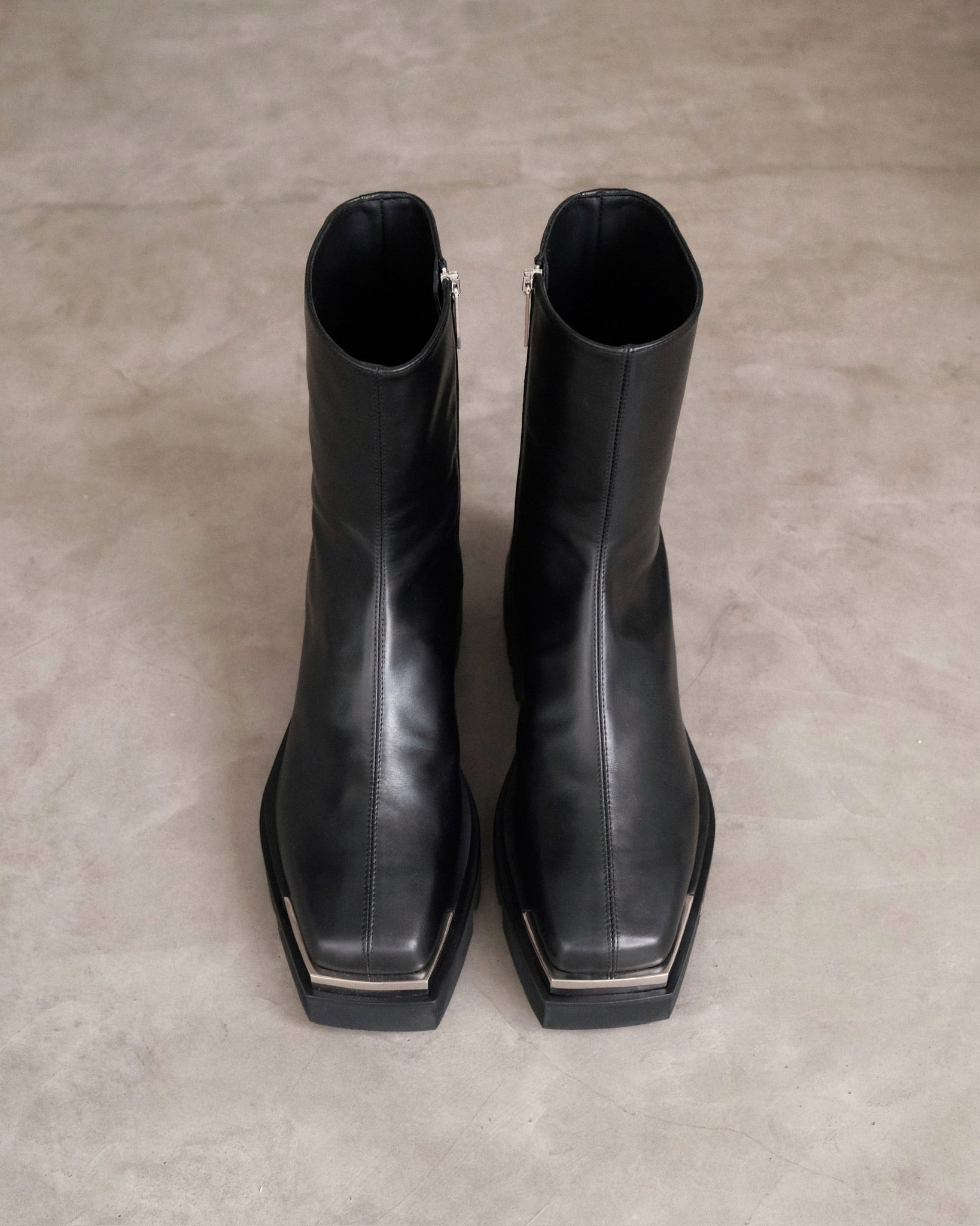 PETER Do Square-toe Ankle Boots.