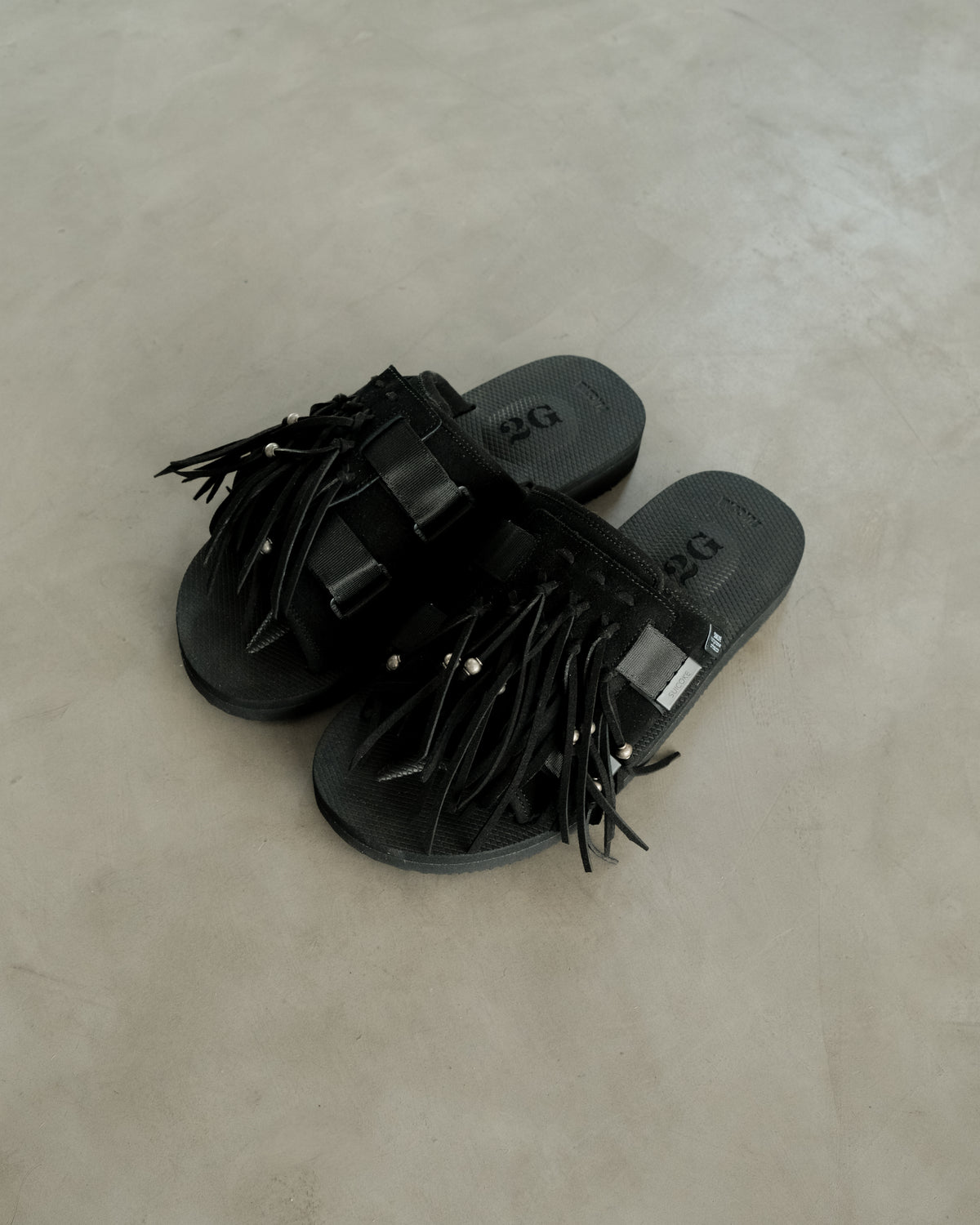 THE 2G x SUICOKE Hoto-SCab Black