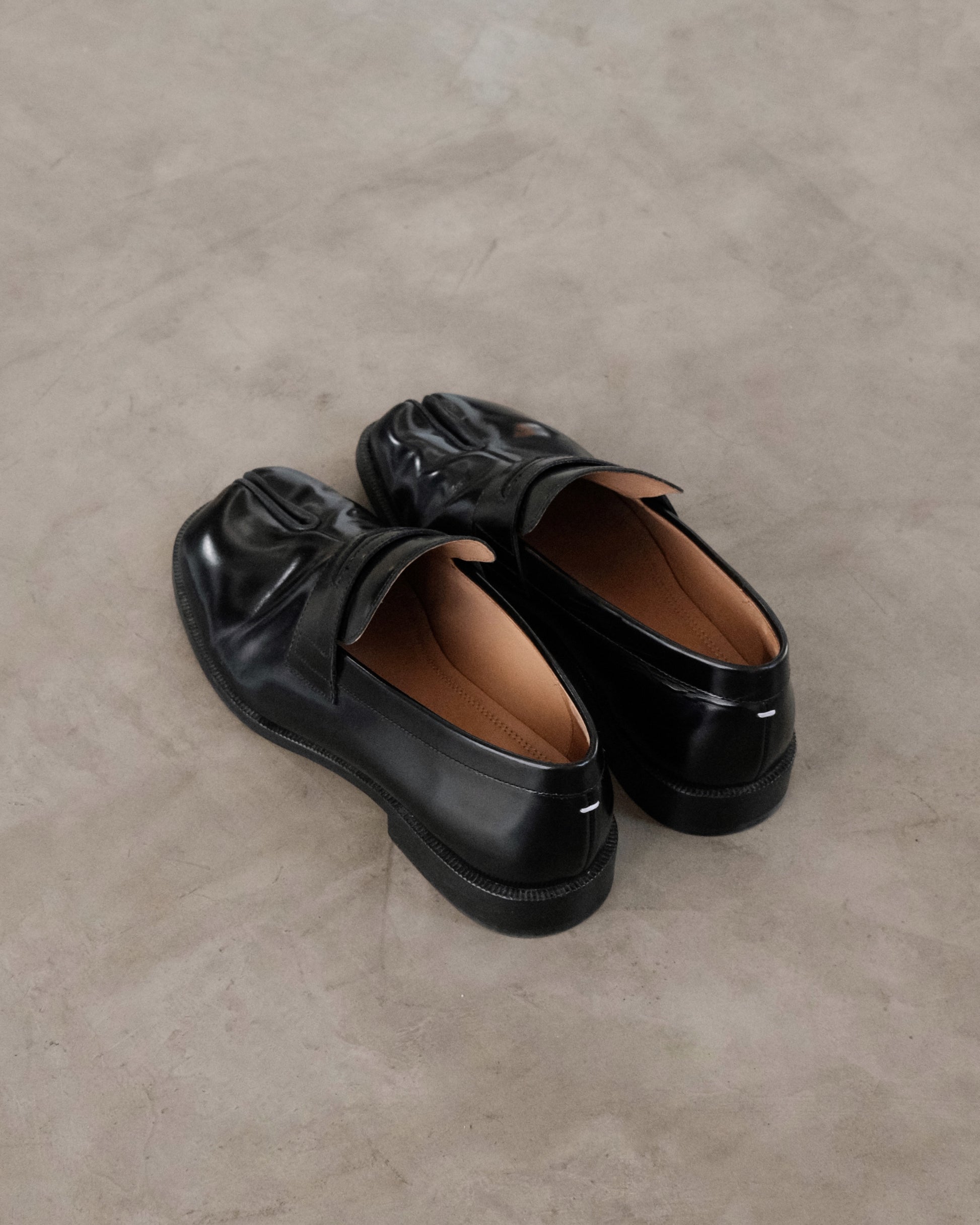 MAISON MARGIELA Tabi Leather Loafer