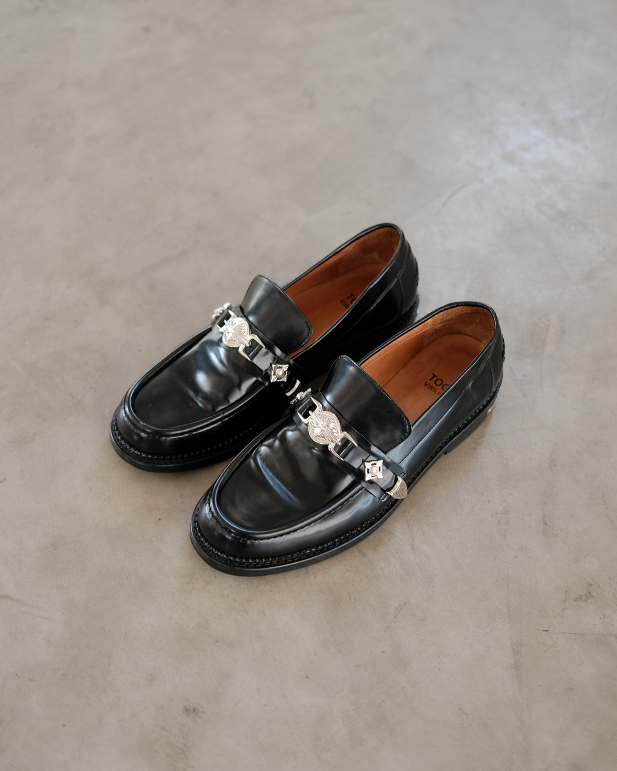 TOGA VIRILIS Classic Leather Loafer