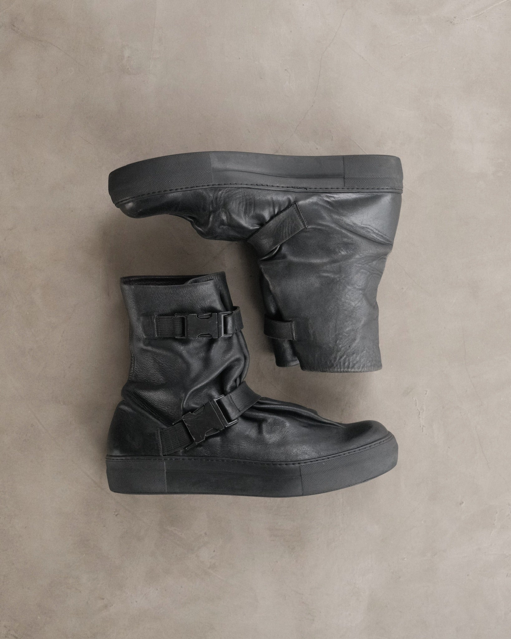 OBSCUR Tumor Sneakers With Metal Buckles In Horse Leather