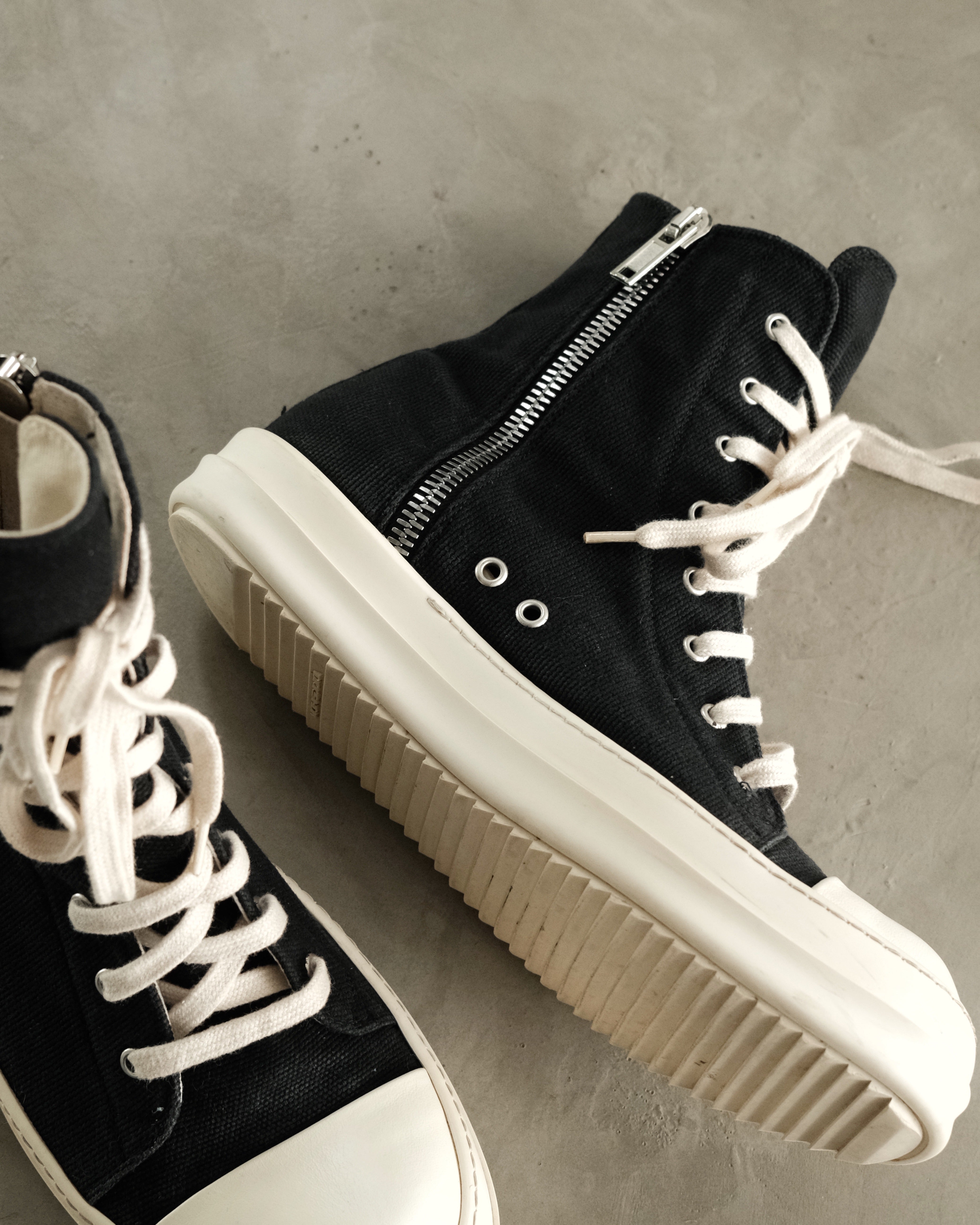靴 Rick Owens drkshdw ramones sneakers hi Rick Owens drkshdw High Top Abstract Ramones Sneakers – Acroera