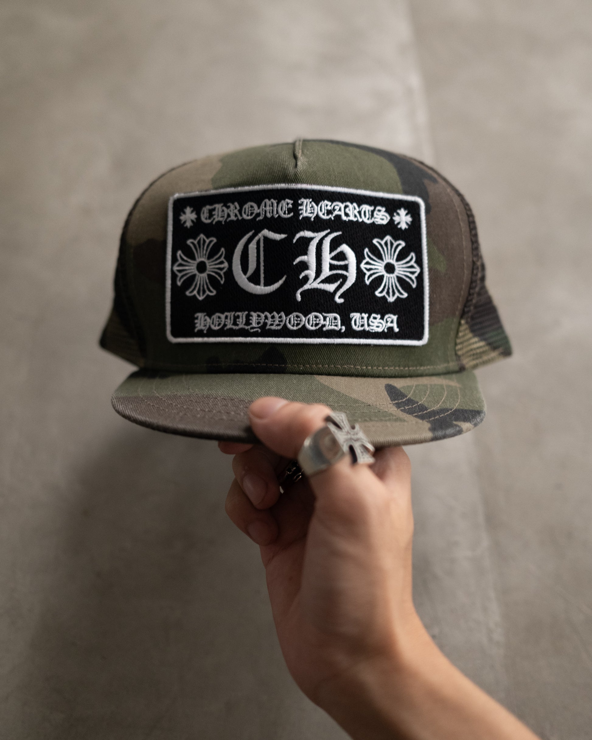 CHROME HEARTS Hollywood Trucker Hat Camo