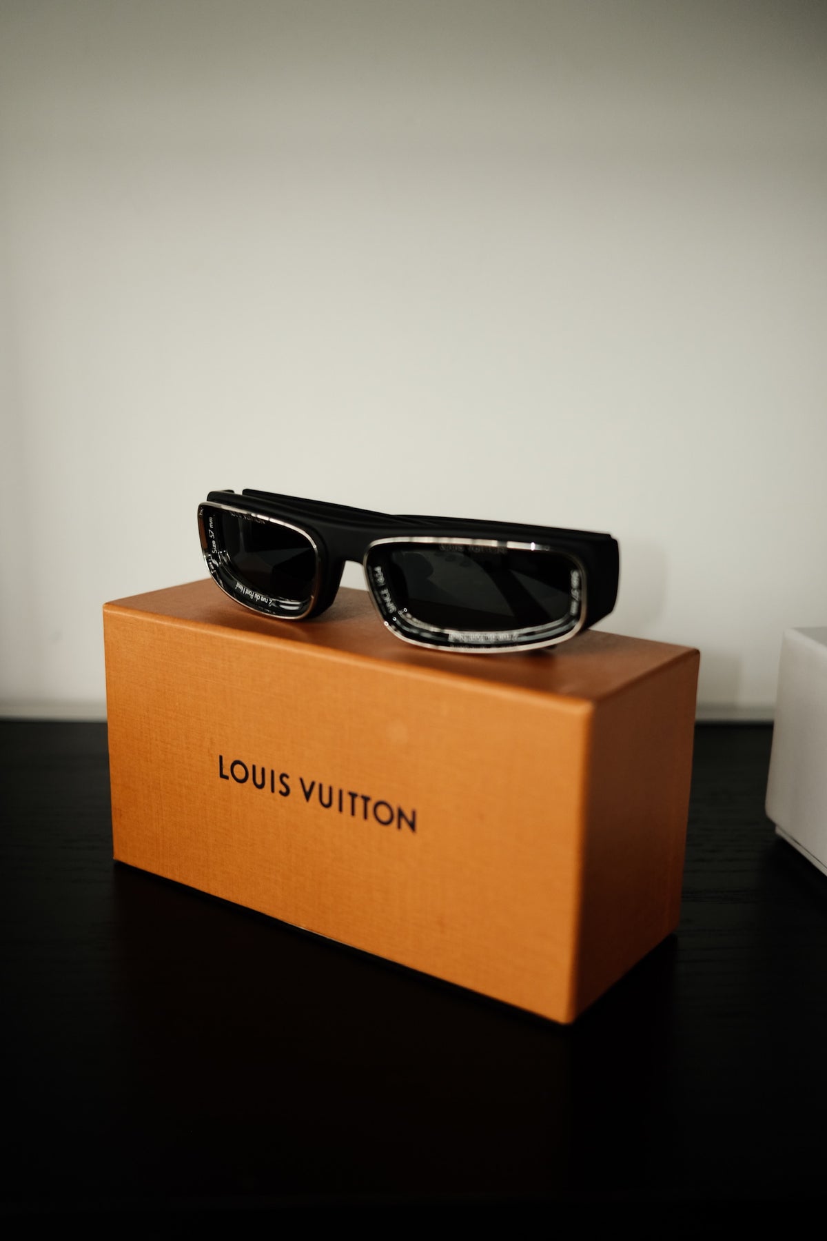 LOUIS VUITTON Super Vision Square Sunglasses