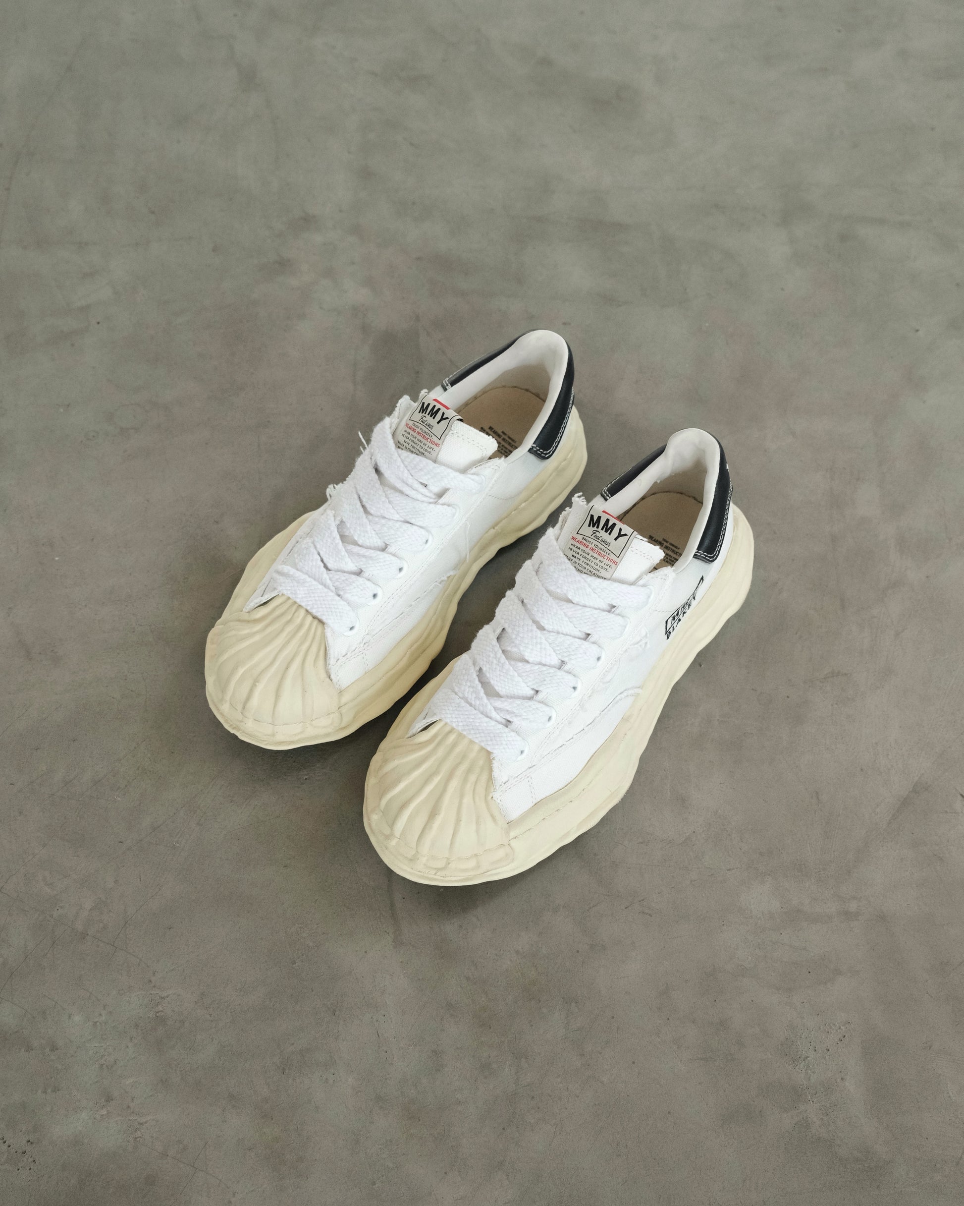 MAISON MIHARA Yasuhiro Blakey Lace-Up Sneakers