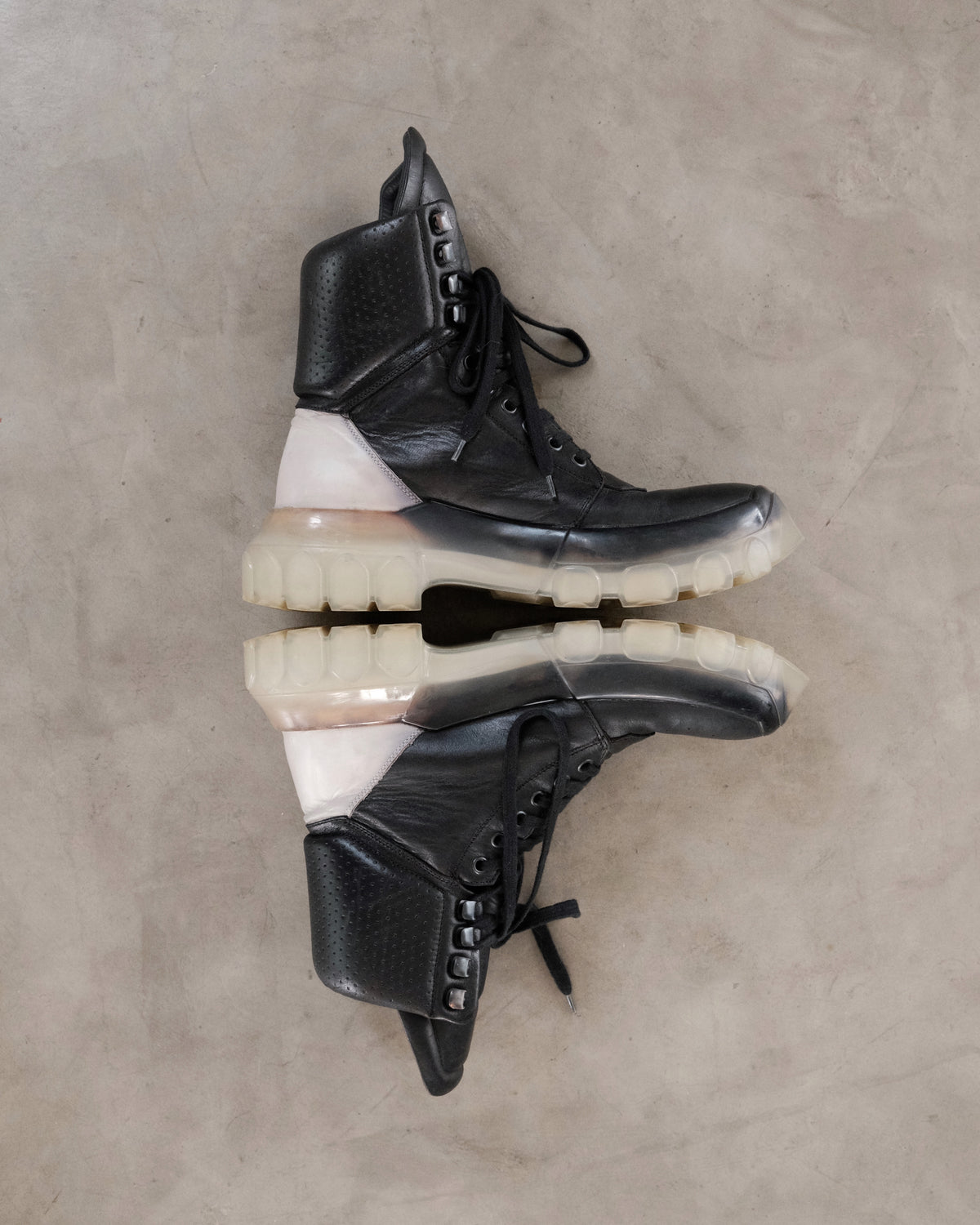 FW18 RICKOWENS Bozo Tractor Leather Boots