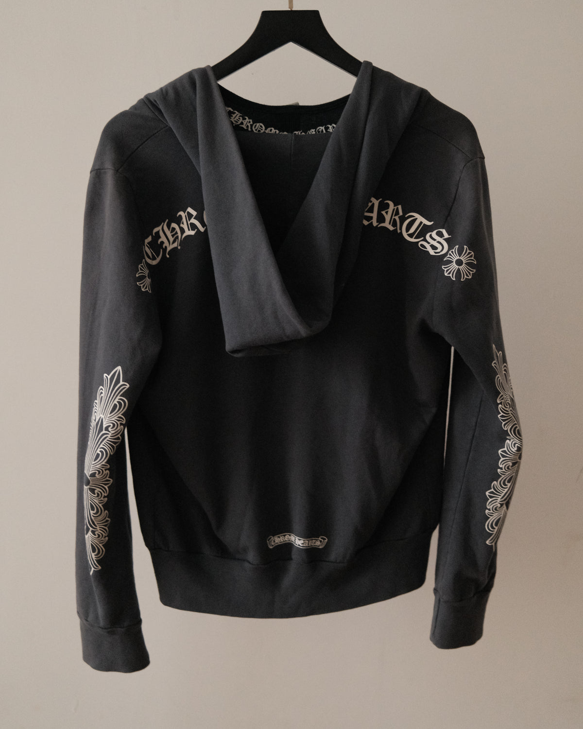 CHROME HEARTS Friends and Family Exclusive Shoulder Floral
Zip-Up Hoodie Grey