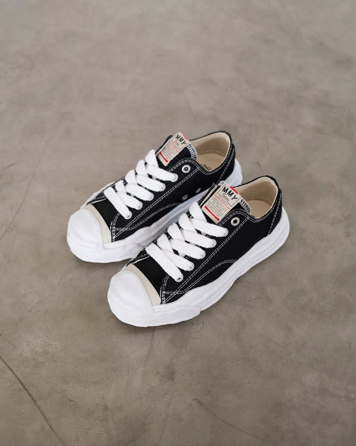 MAISON Mihara Yasuhiro Hank Lace - Up Sneakers