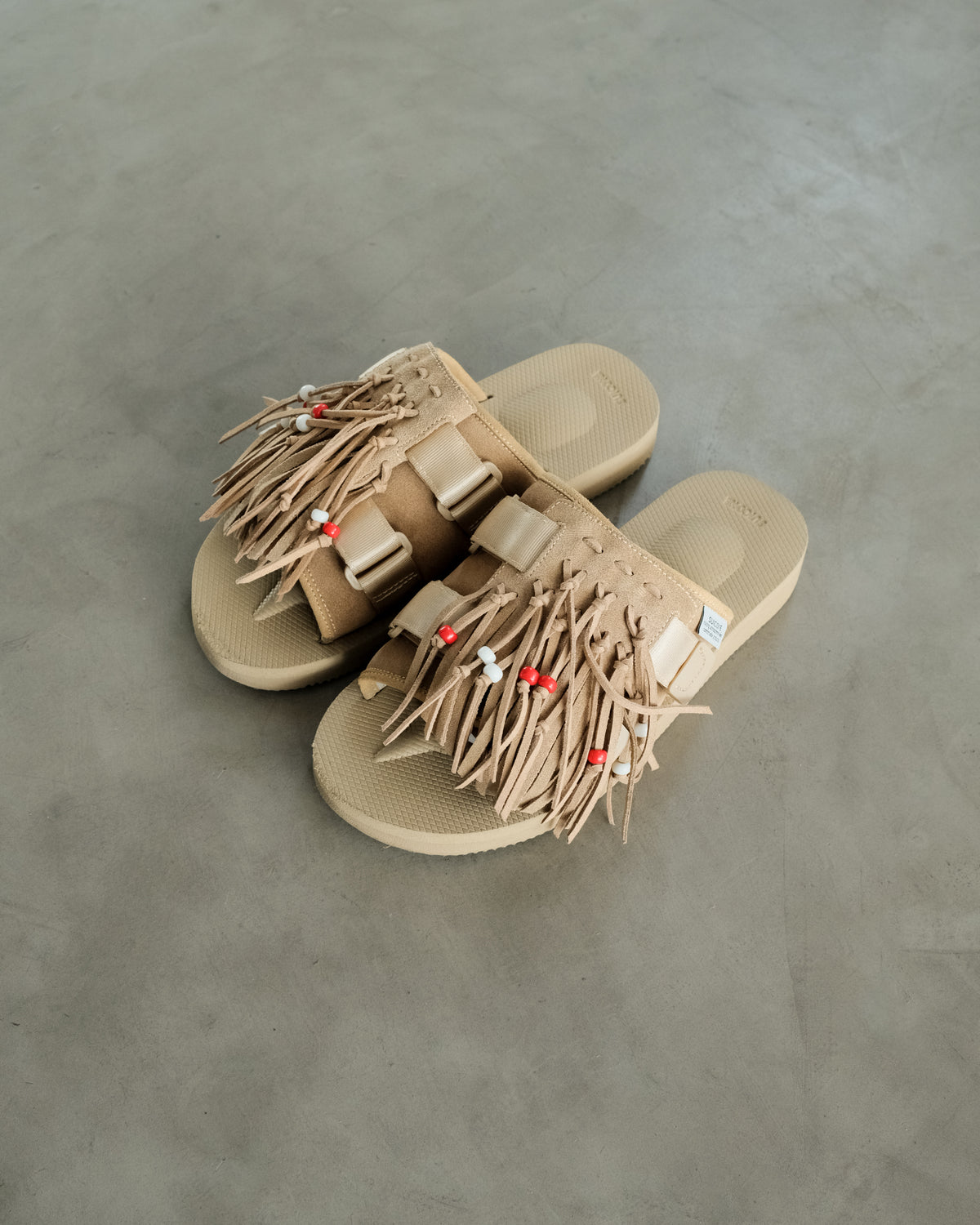 THE 2G x SUICOKE Hoto-SCab Beige