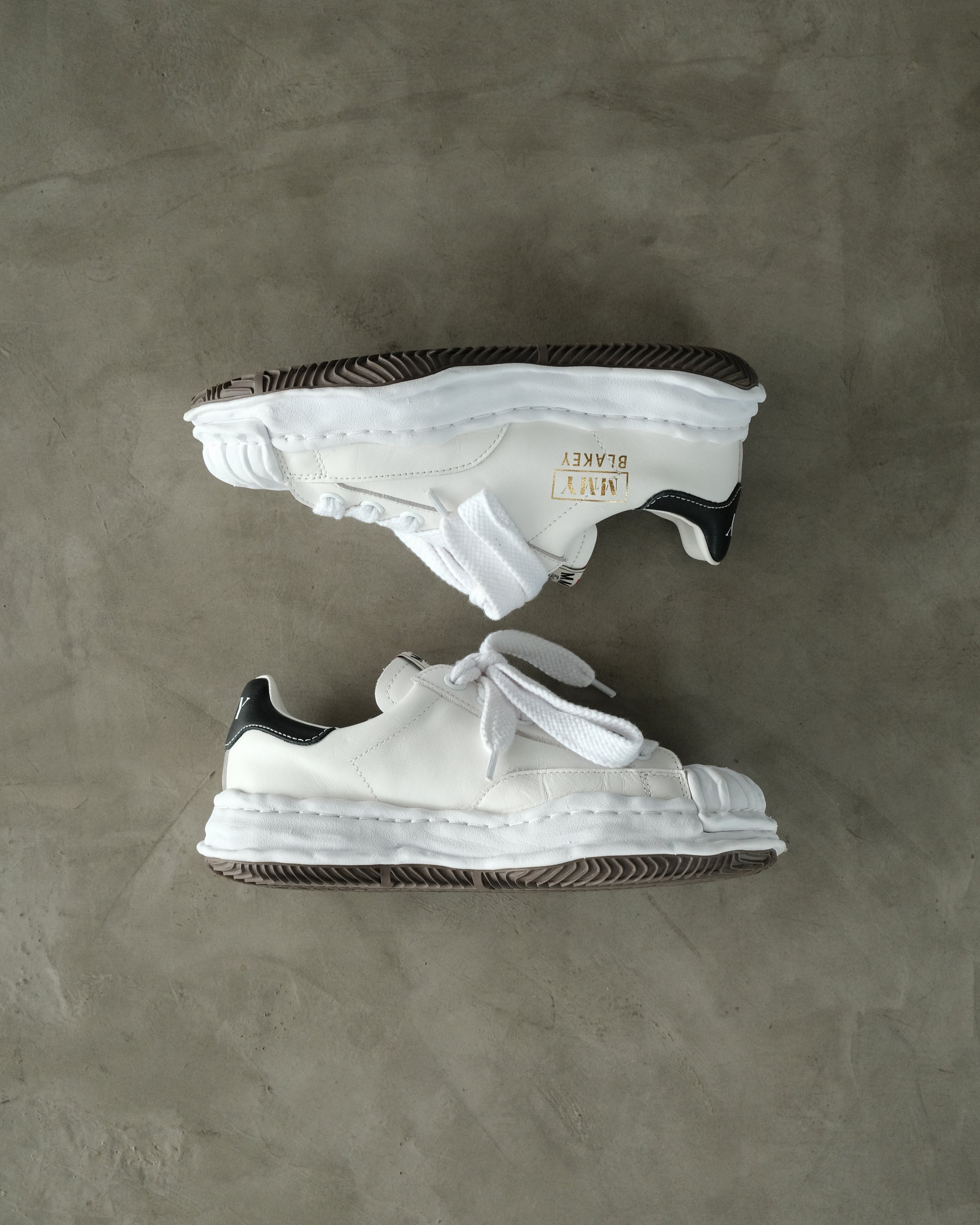 MAISON MIHARA YASUHIRO Blakey Low Top Sneaker