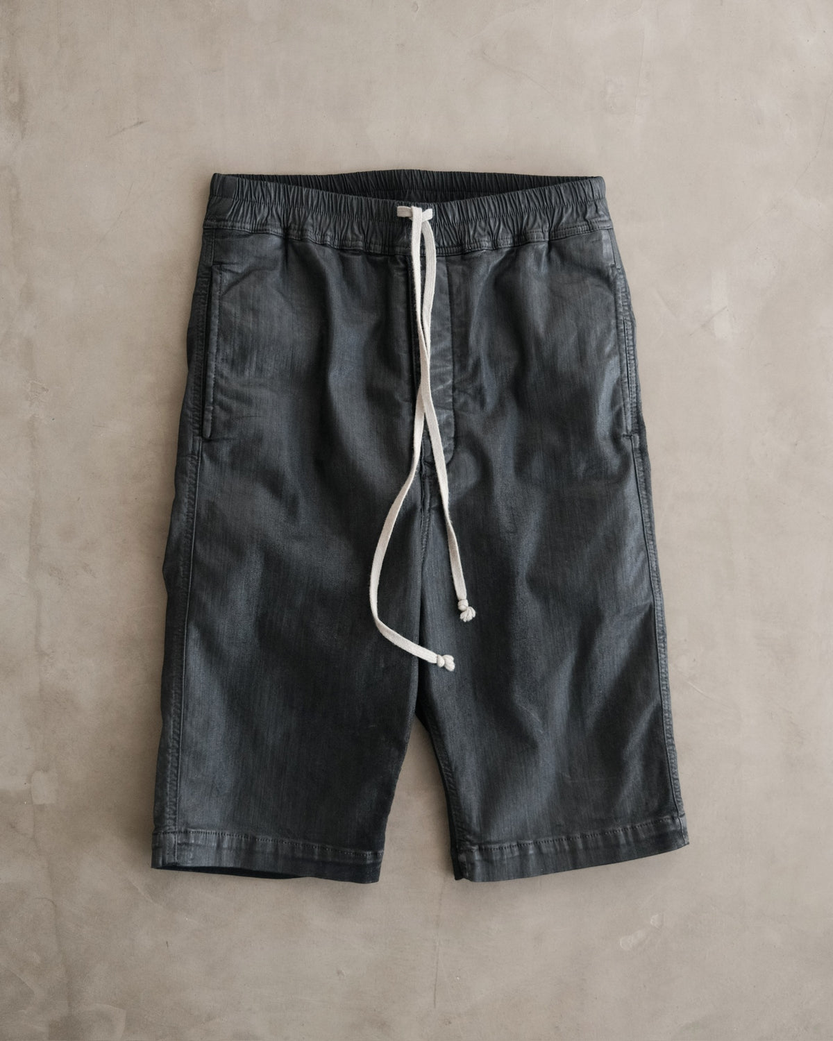 RICKOWENS Drkshdw Black Waxed Pod Shorts