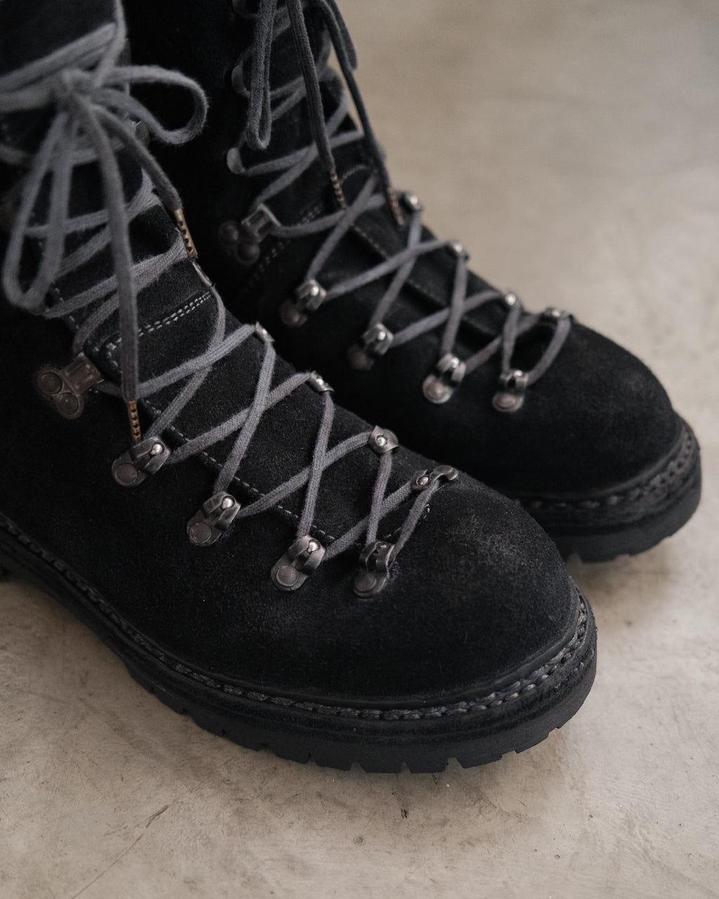 GUIDI 20 Hiking Boots Reverse Black Leather Vibram Lug Sole