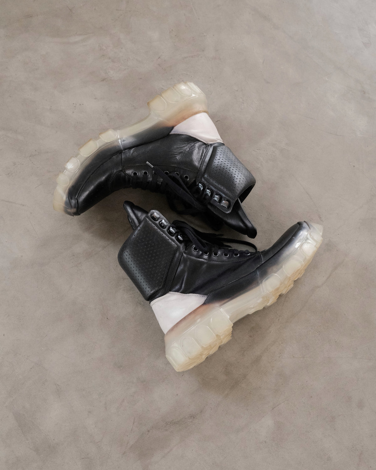 FW18 RICKOWENS Bozo Tractor Leather Boots