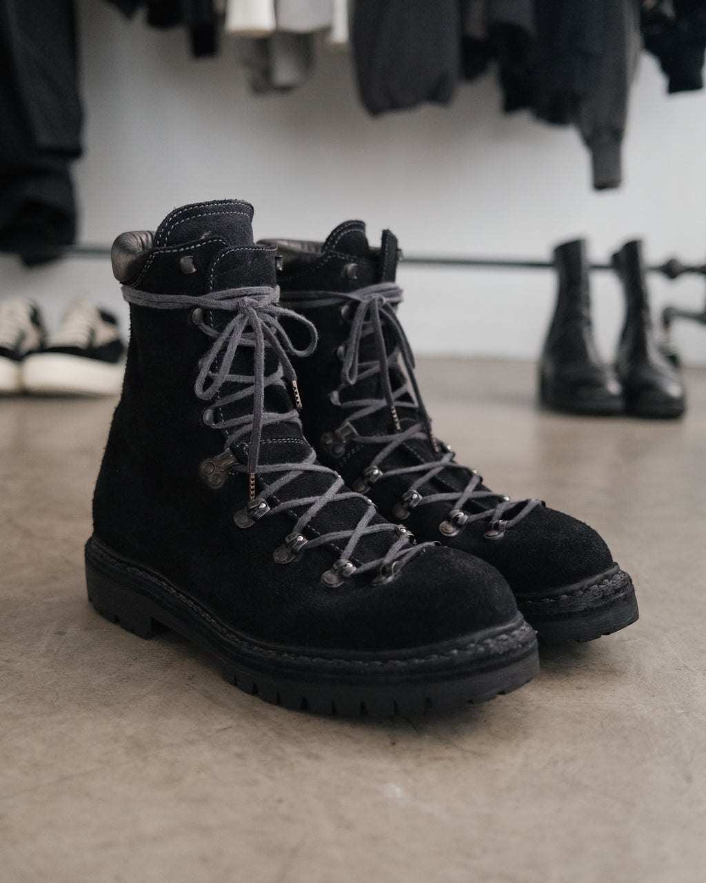 GUIDI 20 Hiking Boots Reverse Black Leather Vibram Lug Sole