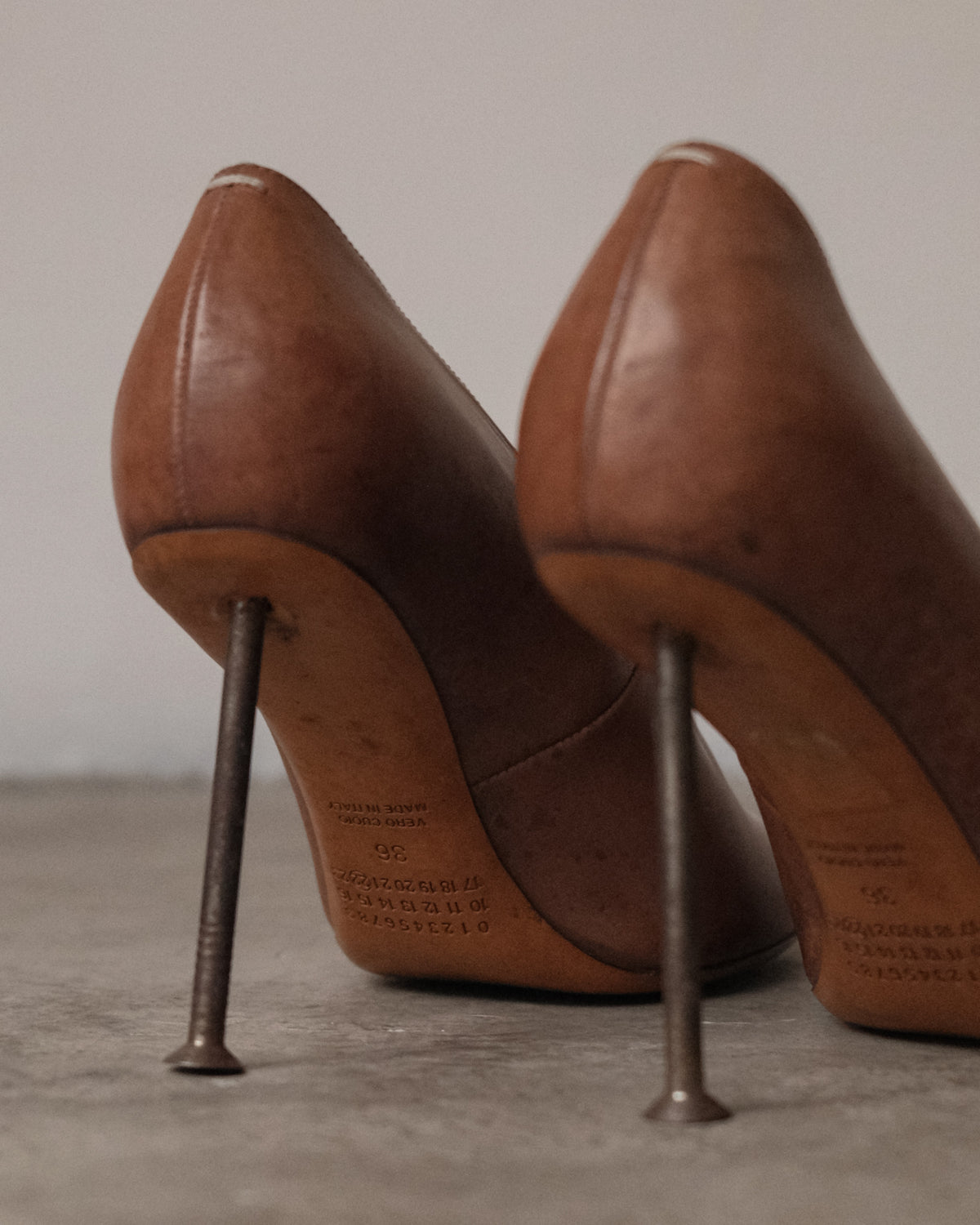 MAISON MARTIN MARGIELA
NAILS HEELS