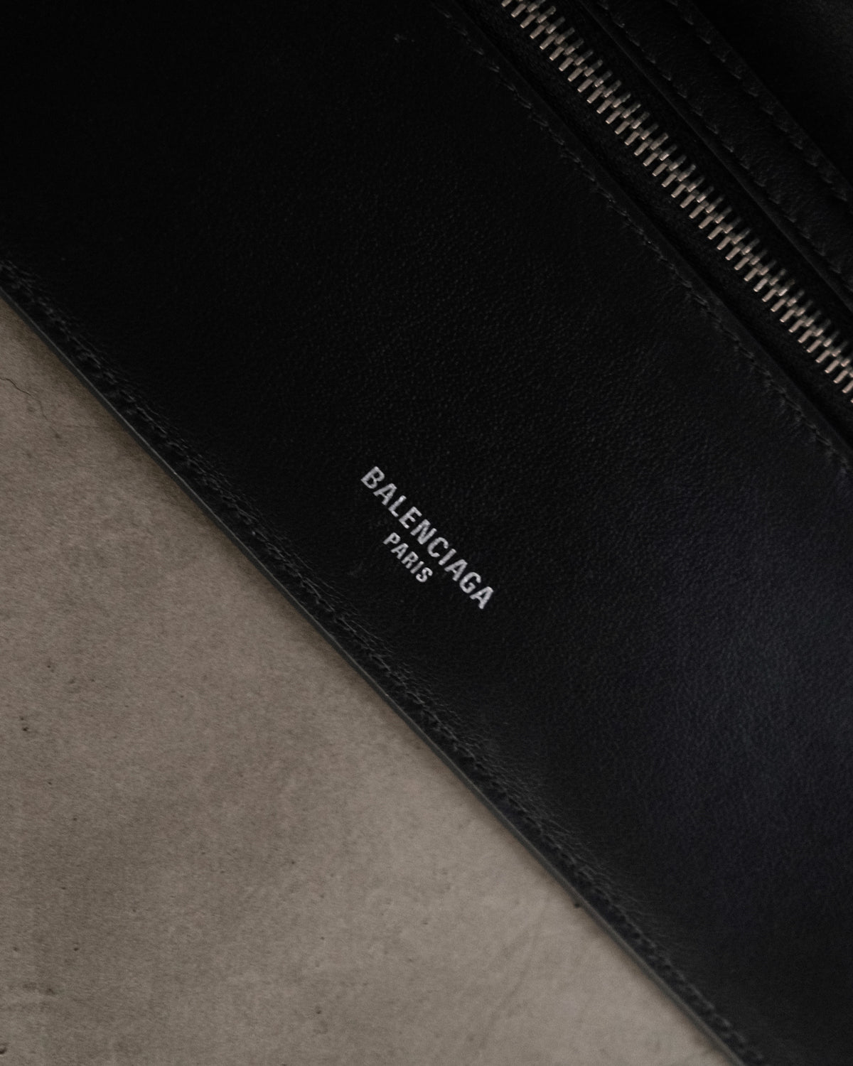 BALENCIAGA Passport Long Wallet 1
Ticket