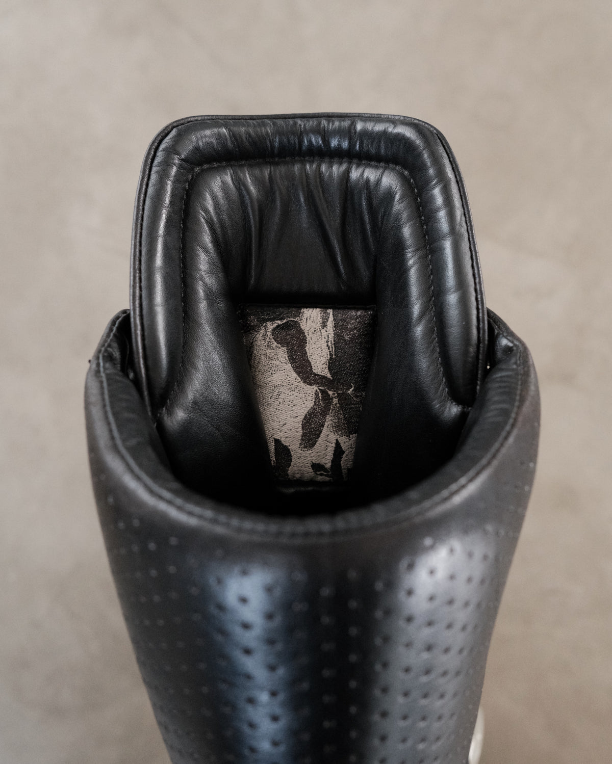 FW18 RICKOWENS Bozo Tractor Leather Boots