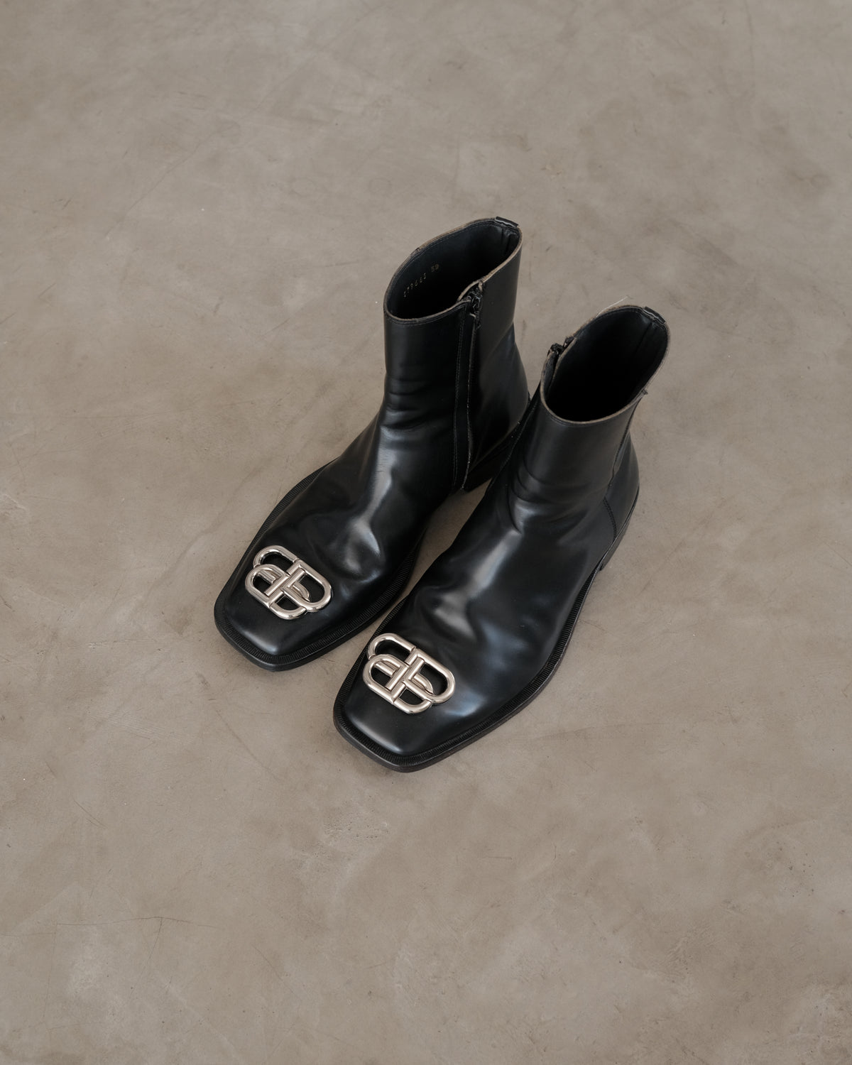 BALENCIAGA BB Leather Zip Boots