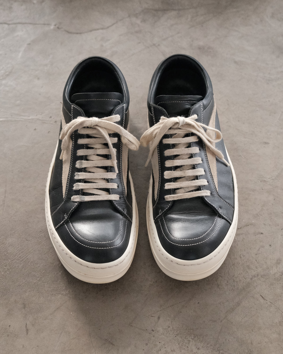 RICK OWENS FW22 Strobe Vintage Black Low Top