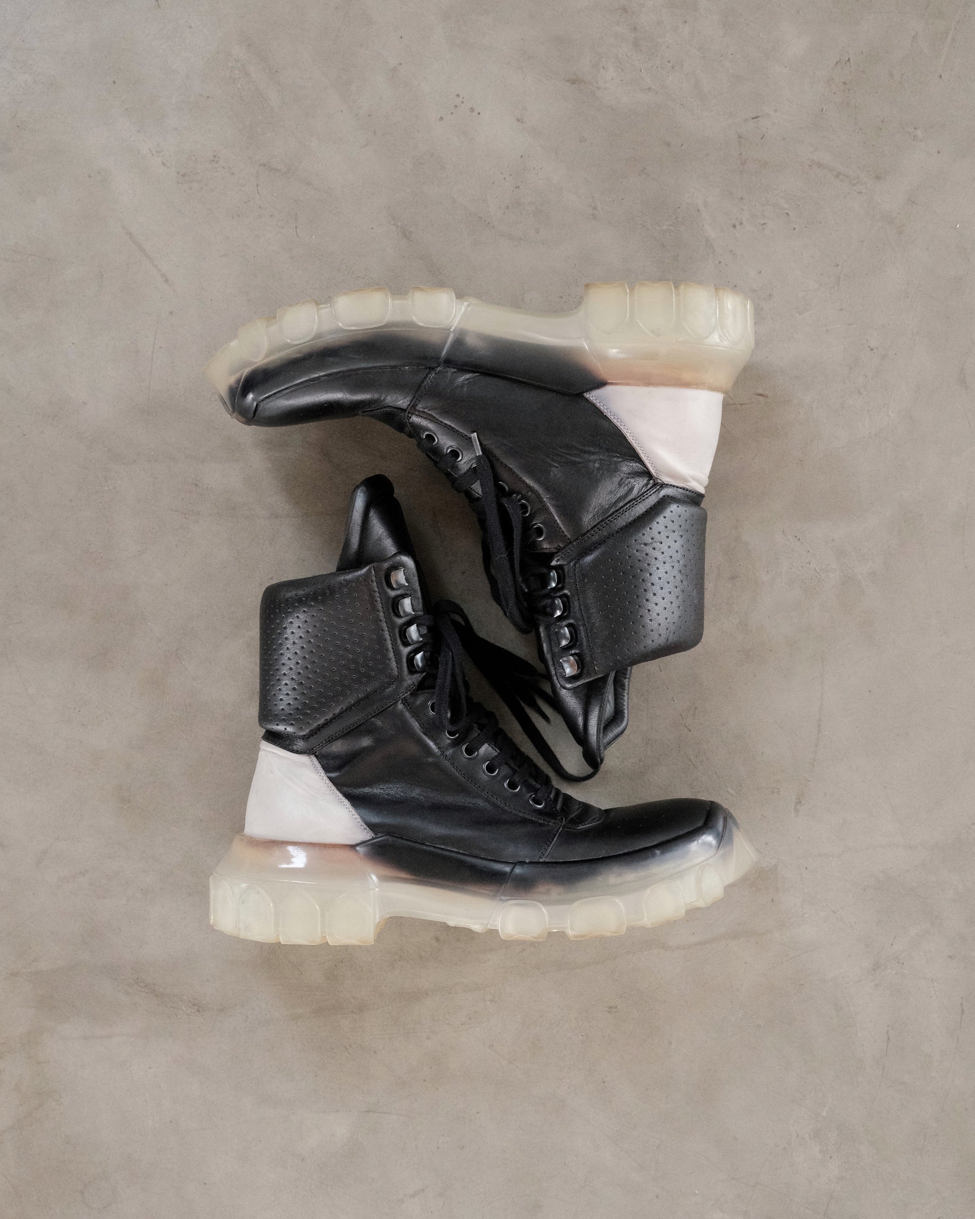 FW18 RICKOWENS Bozo Tractor Leather Boots