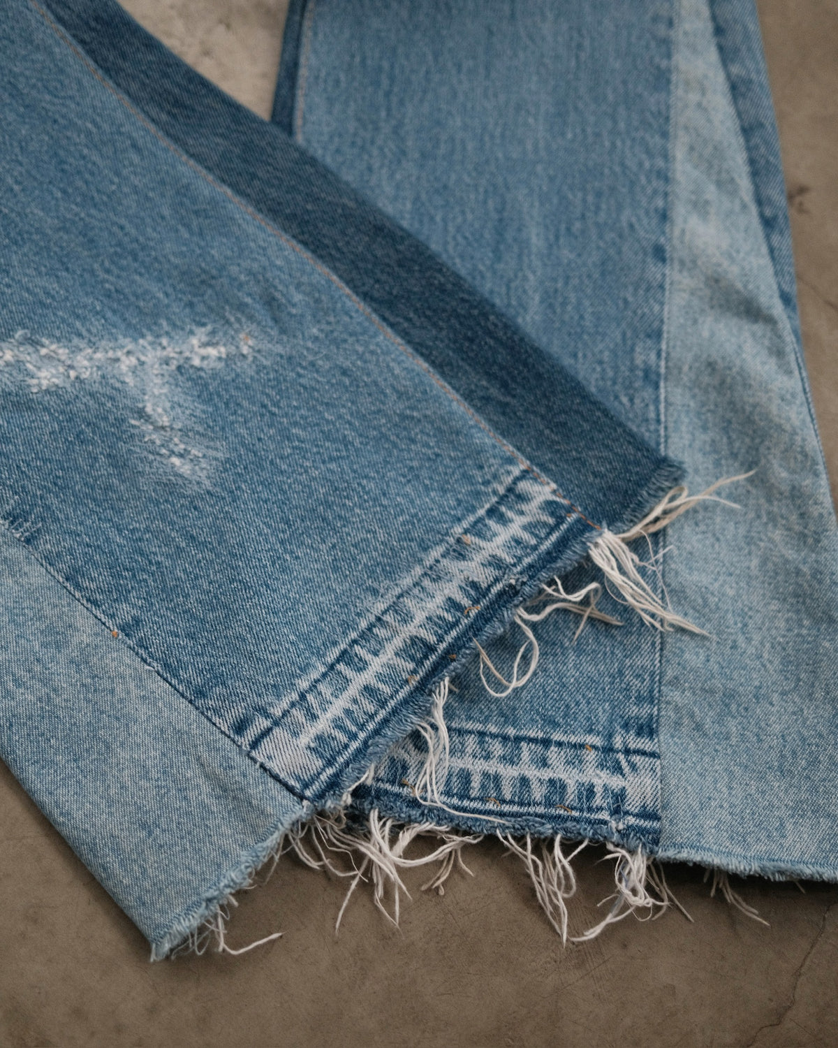 GALLERY DEPT La Flare Distressed Two-Tone Jeans - Blue