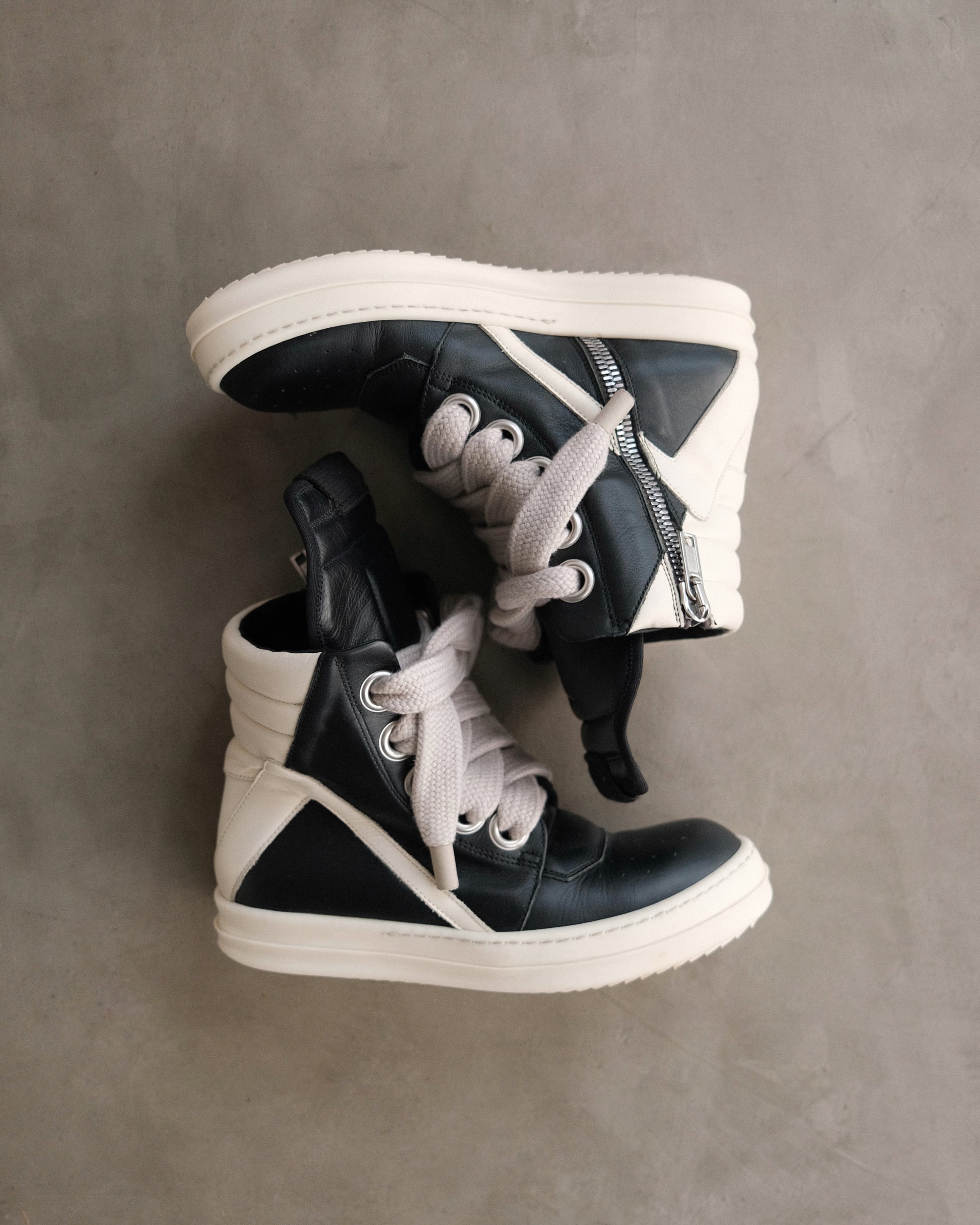 Rick Owens SS22 Geobasket Jumbo Laces.