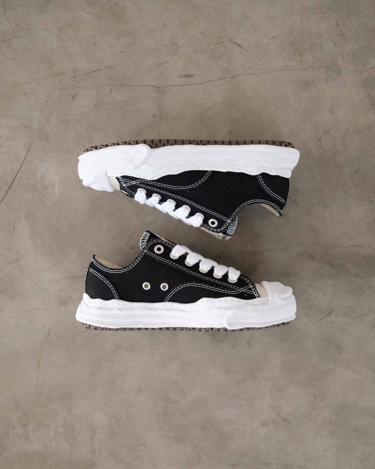 MAISON Mihara Yasuhiro Hank Lace - Up Sneakers