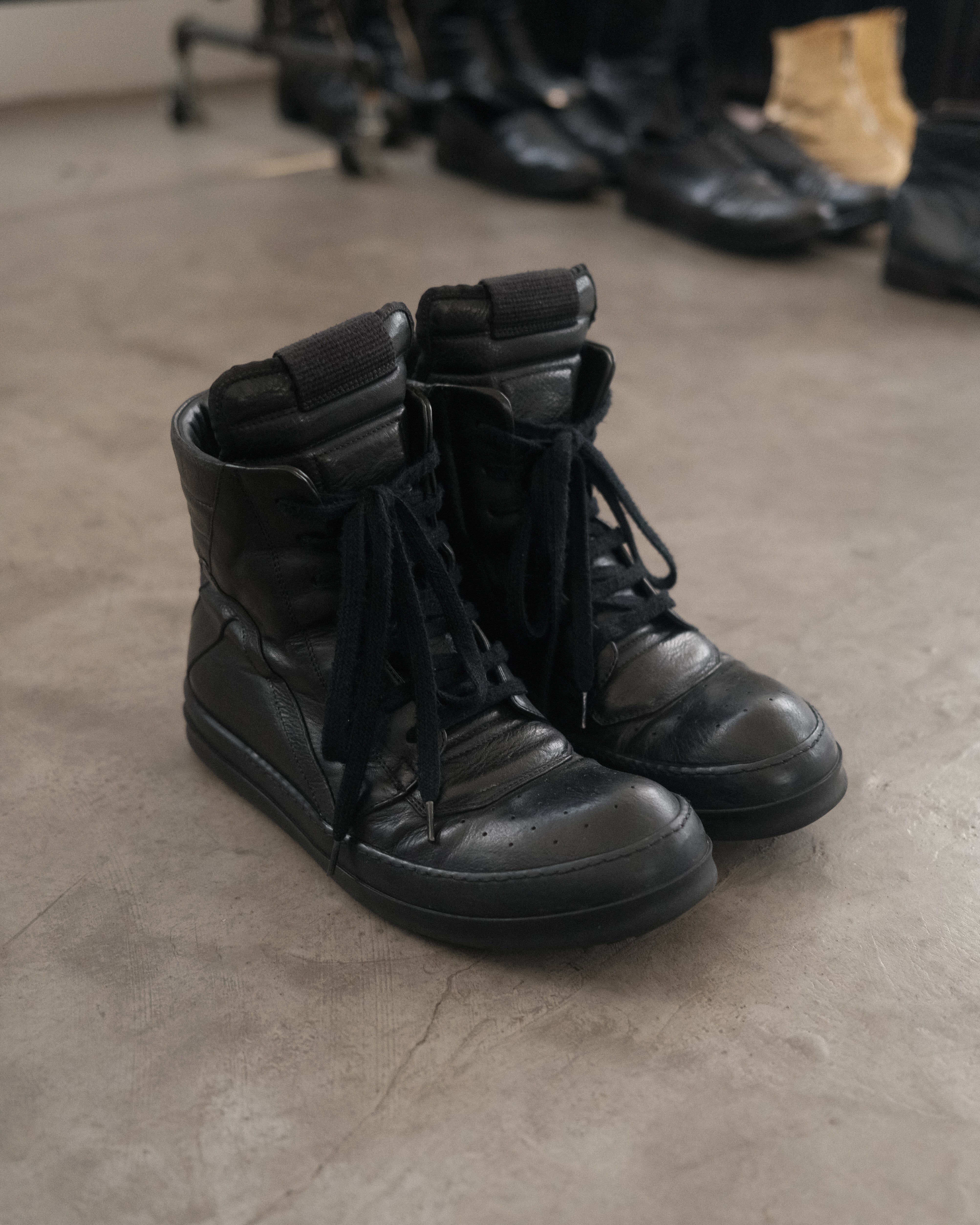 RICK OWENS AW11 Short Tongue Triple Black Geobasket – Around The Shoes